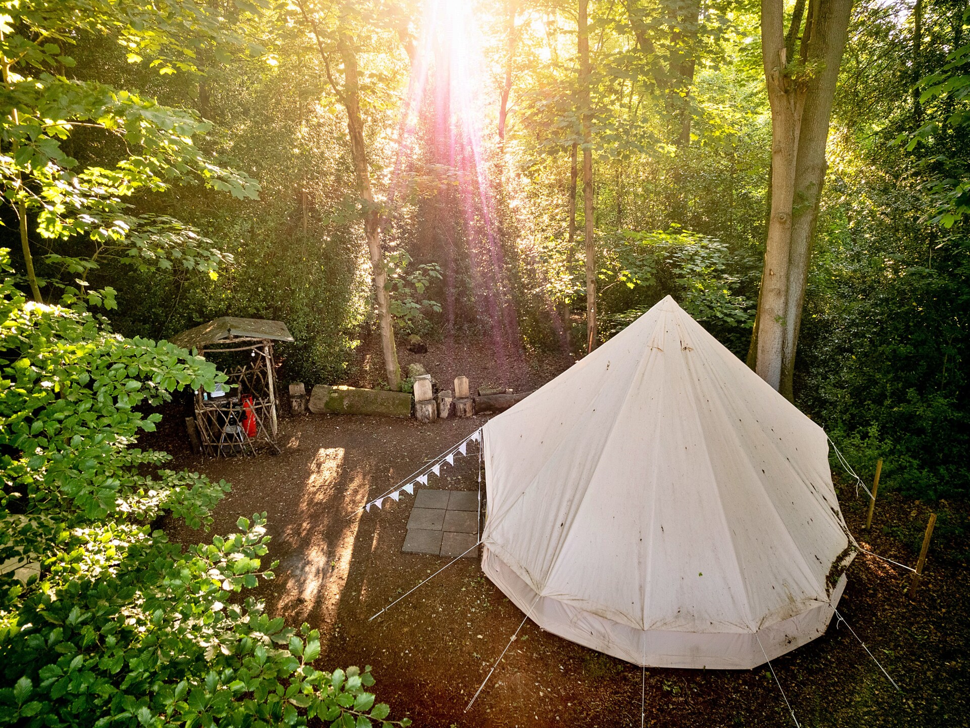 Magische Bell Tent in privébos bij Newbury – 6 personen - foto 21