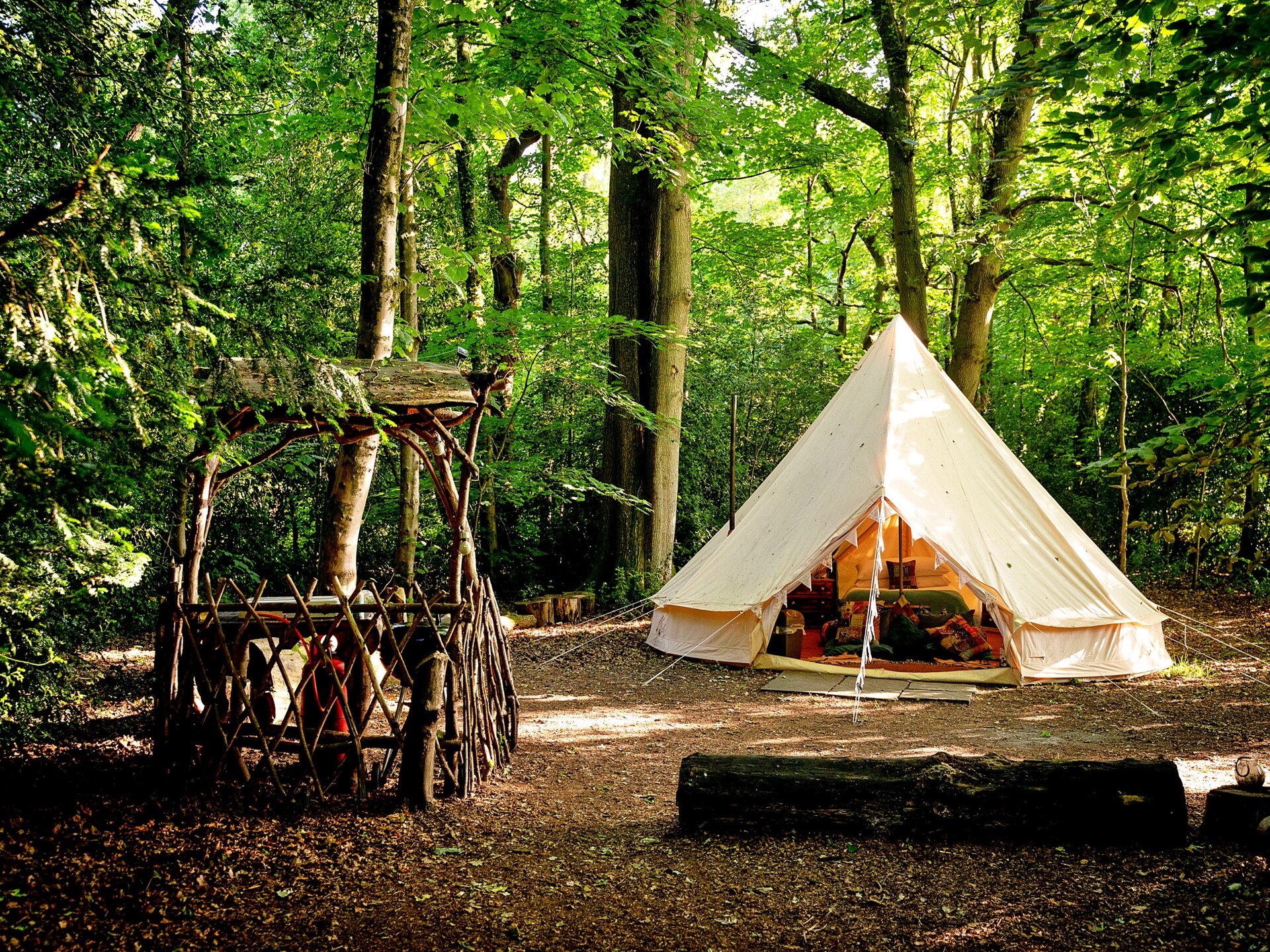Magische Bell Tent in privébos bij Newbury – 6 personen - foto 1