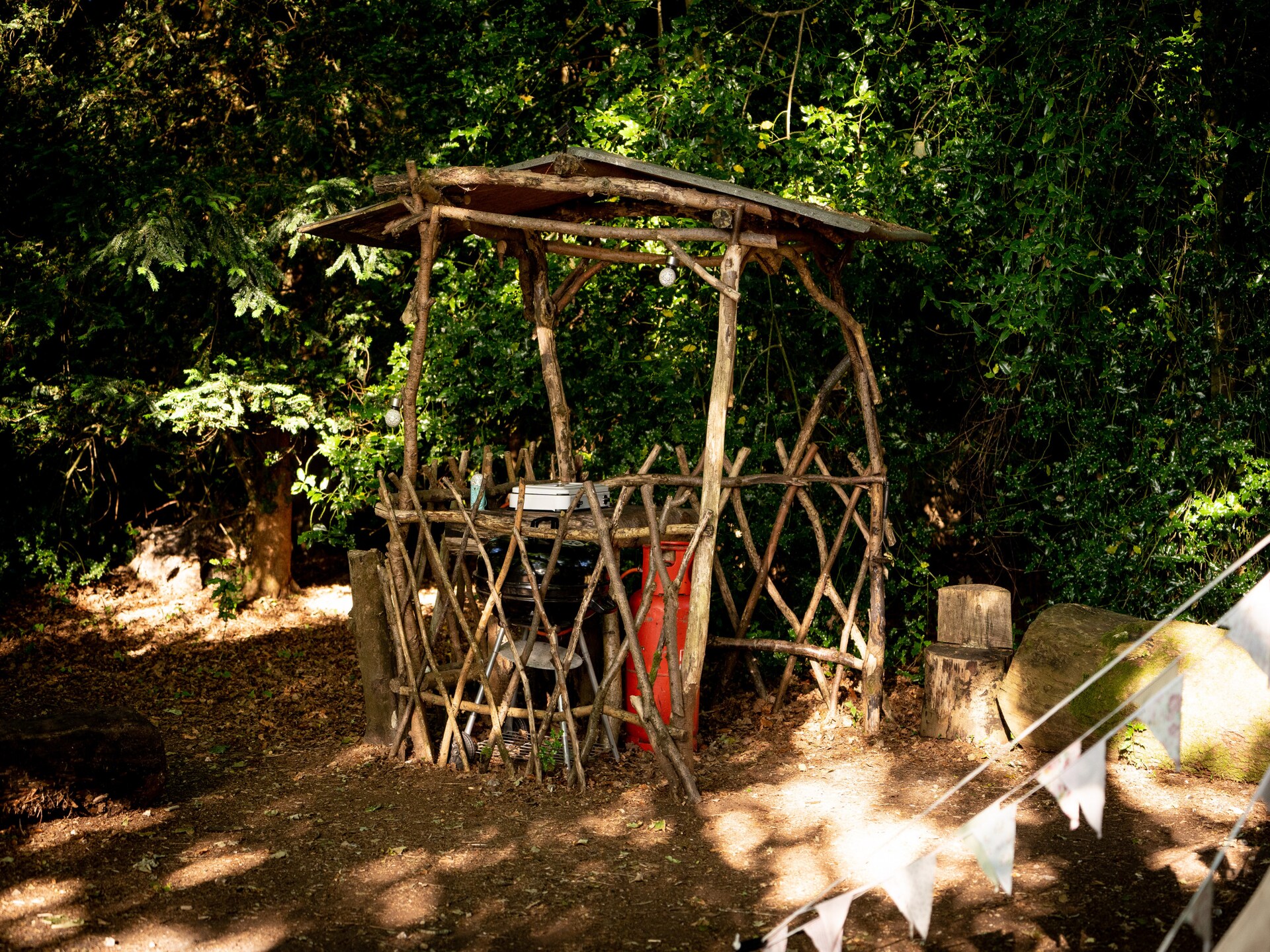 Magische Bell Tent in privébos bij Newbury – 6 personen - foto 7