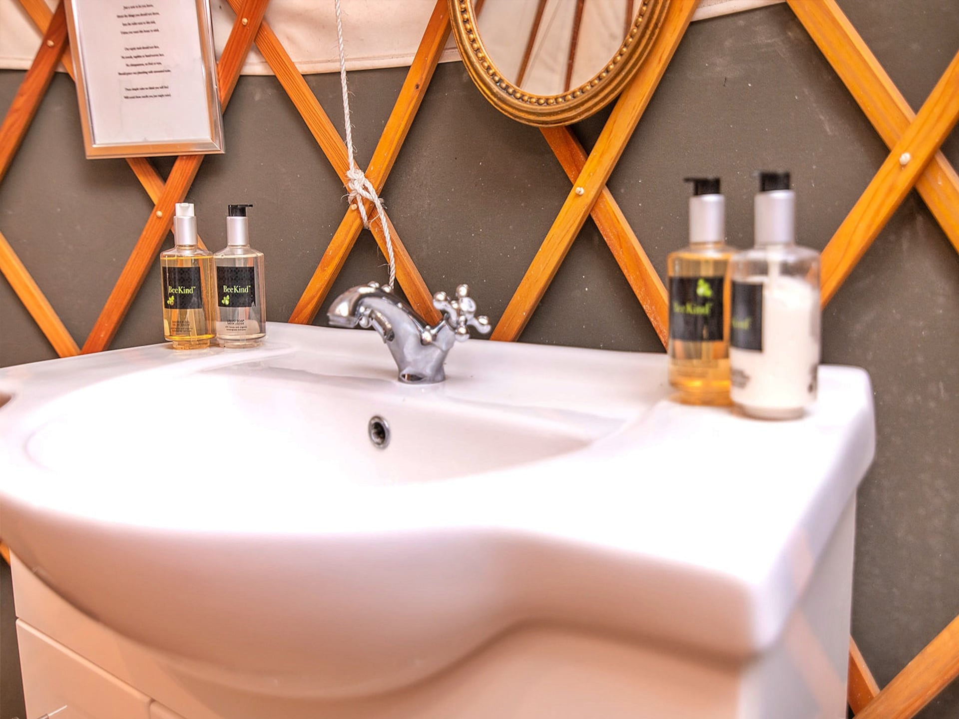 Romantische yurt met hot tub en uitzicht op Gleneagles - foto 10