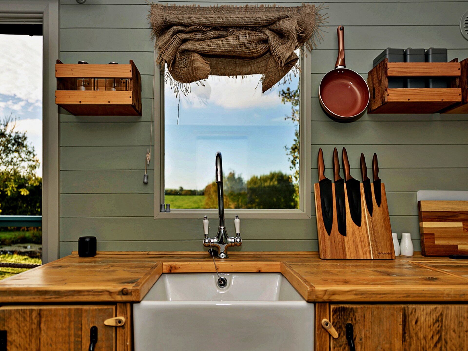 Sfeervol chalet 'Joan' Shepherds Hut in Pwllheli - foto 9