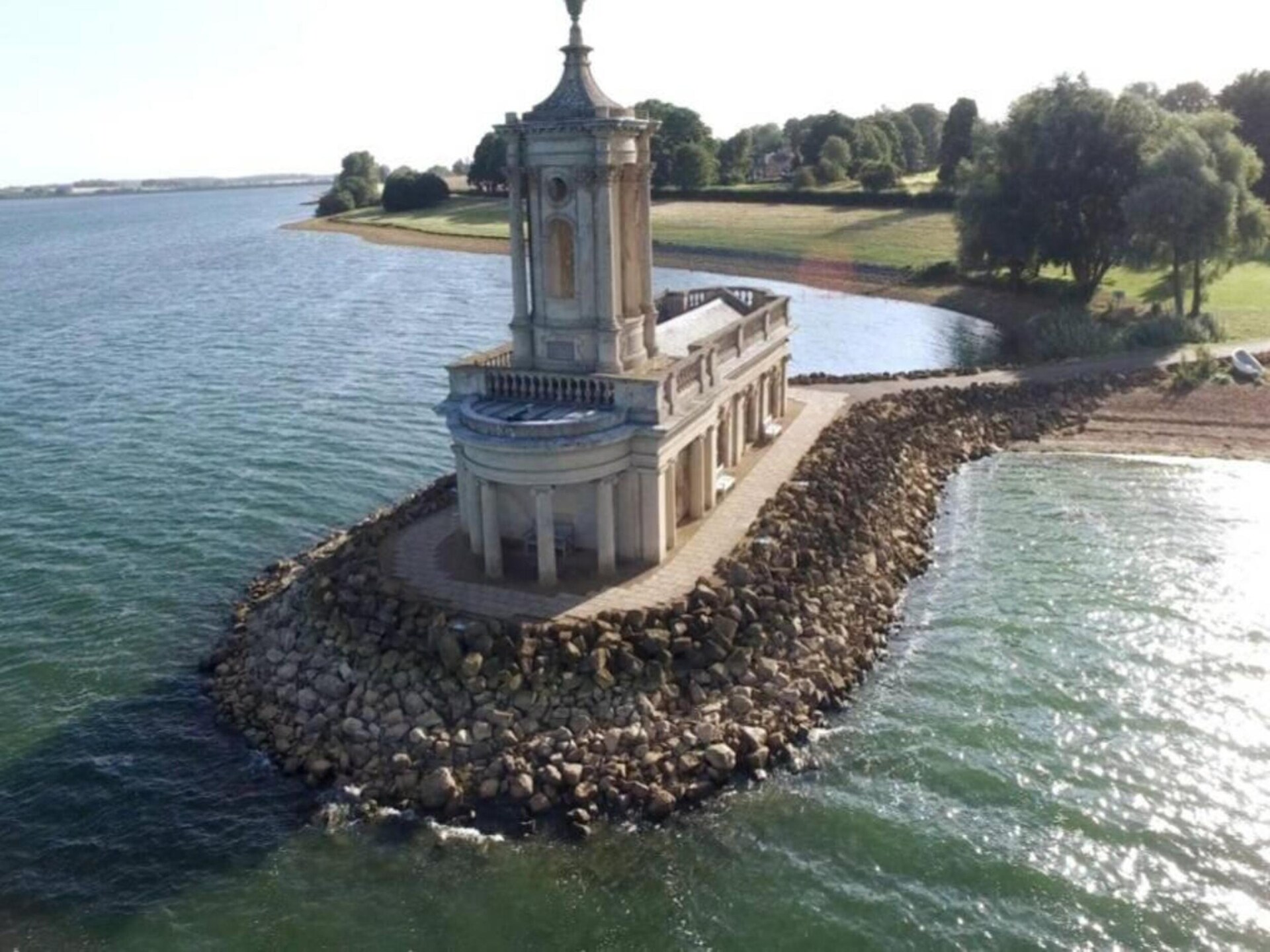 Knus vrijstaand huisje voor 2 aan de golfbaan bij Stamford - foto 20