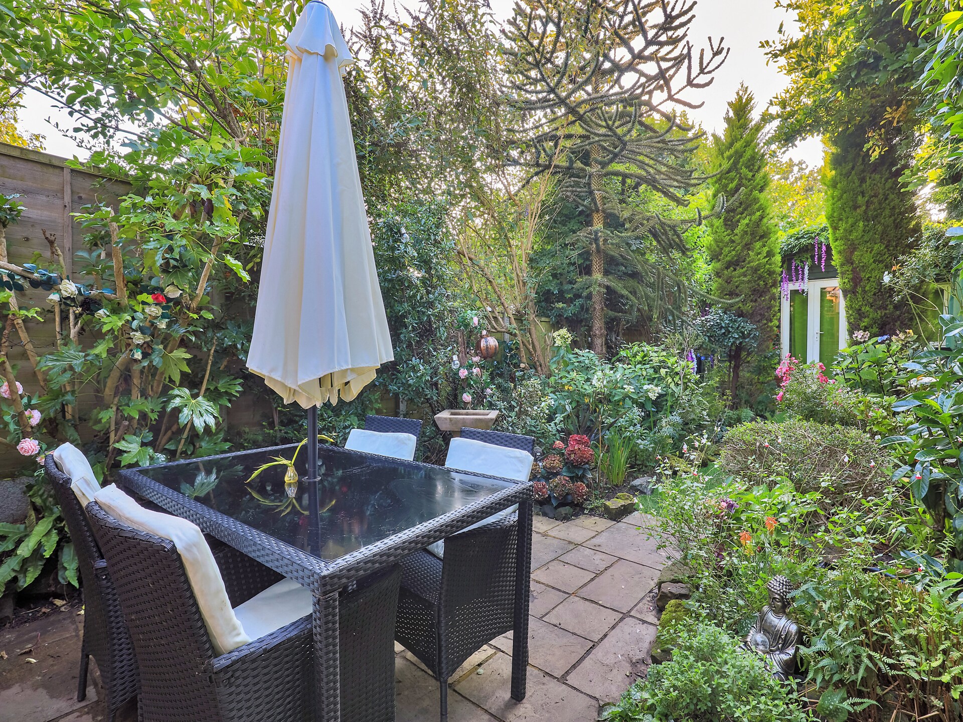 Eclectisch landhuis nabij Londen met serre en weelderige tuin in Dormansland - foto 4