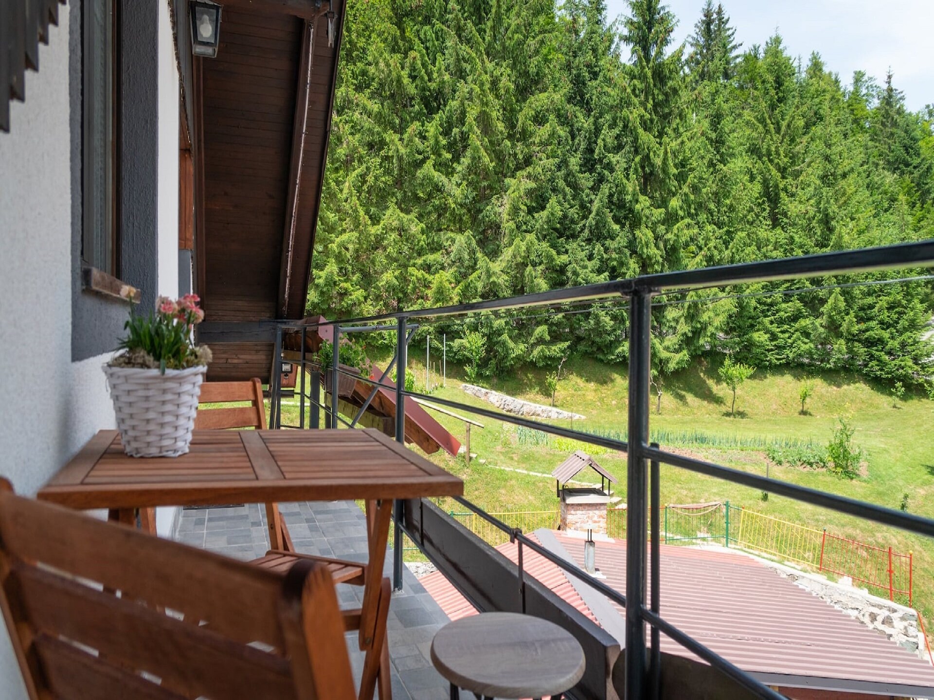 Attic Appartement met Balkon aan het Meer in Lokve - foto 8