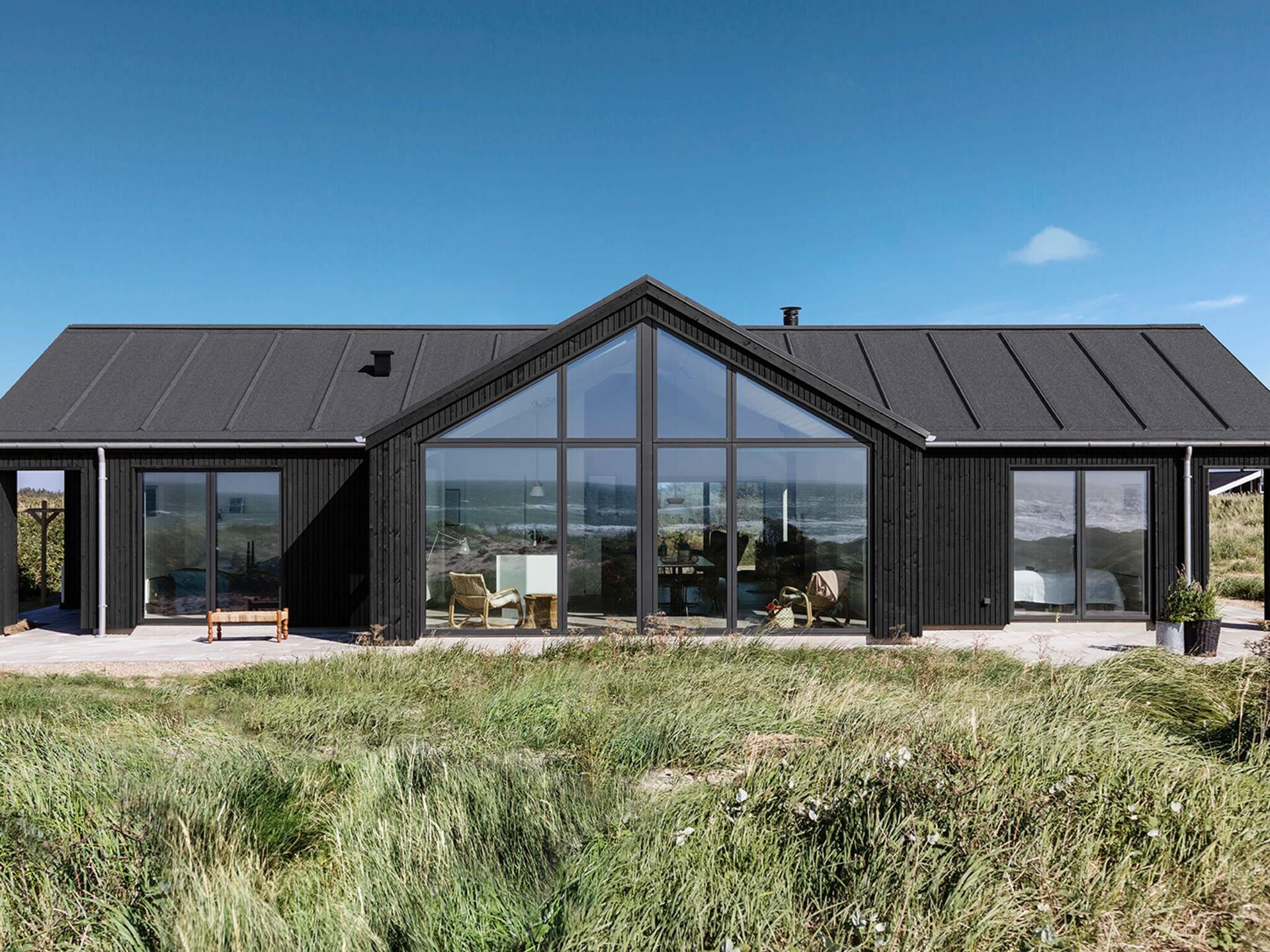 Luxe vakantiehuis voor 10 personen met privézwembad, wellness en activiteitenruimte op 400m van zee bij Løkken - foto 1