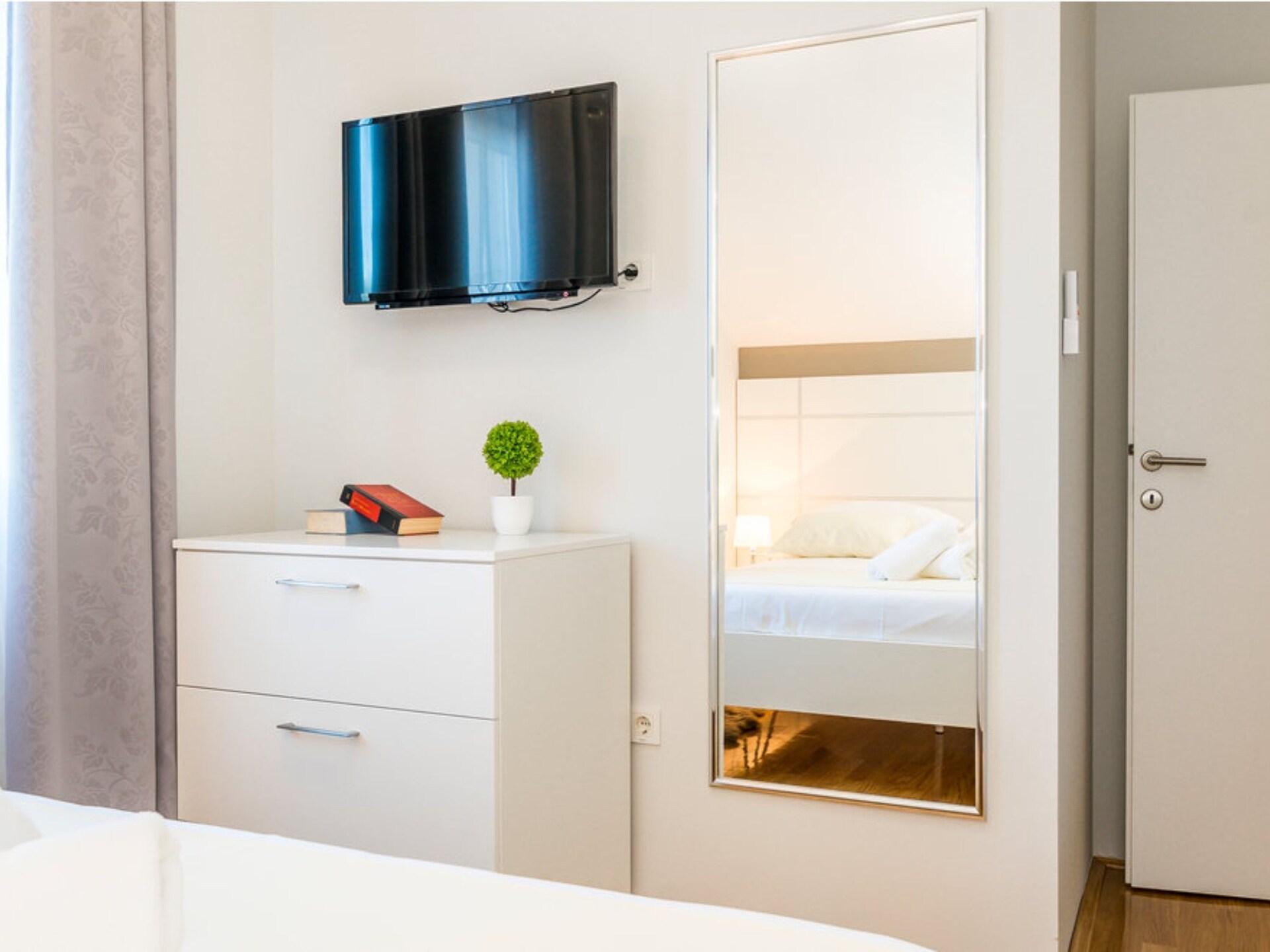 Ruime villa in Drniš voor 10 personen met 5 slaapkamers - foto 6