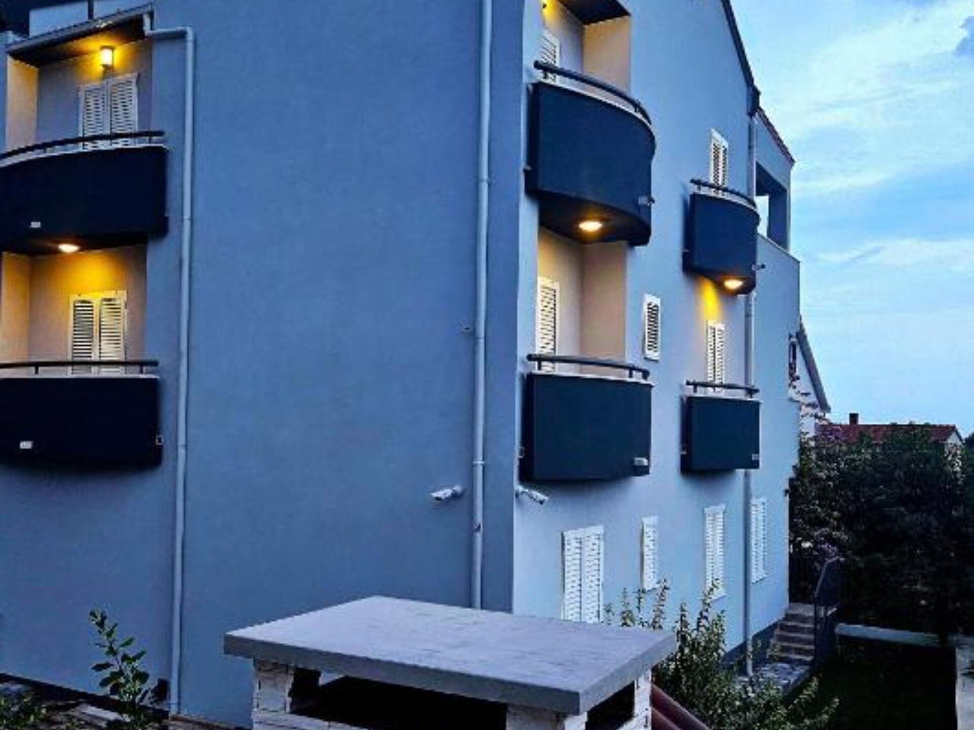 Modern appartement met tuinzicht in Kastel Kambelovac, 600m van strand - foto 13
