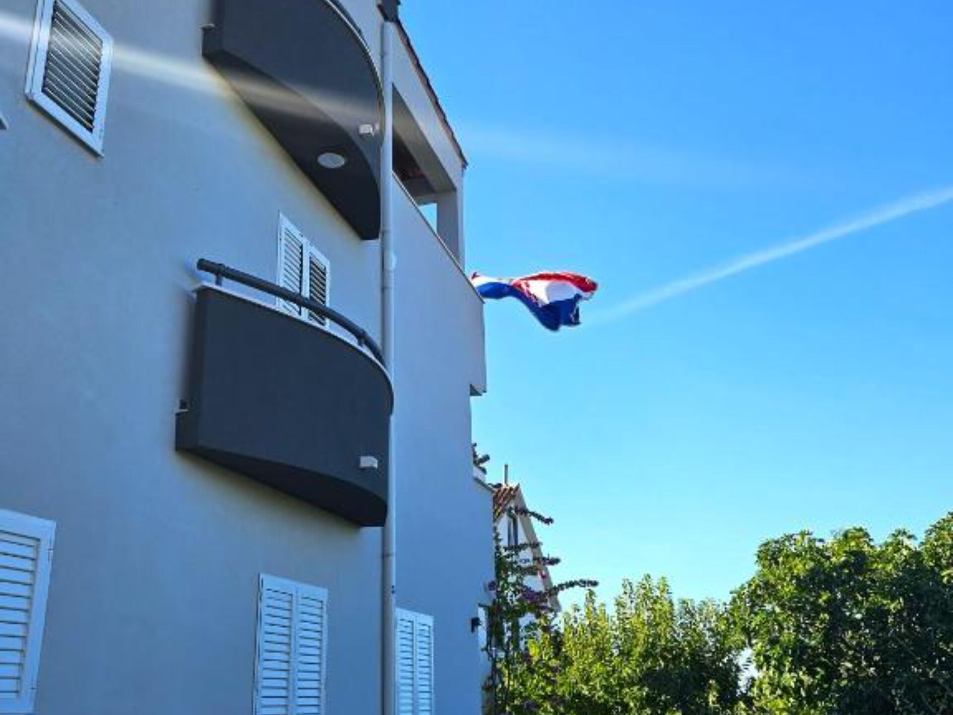Modern appartement met tuinzicht in Kastel Kambelovac, 600m van strand - foto 12