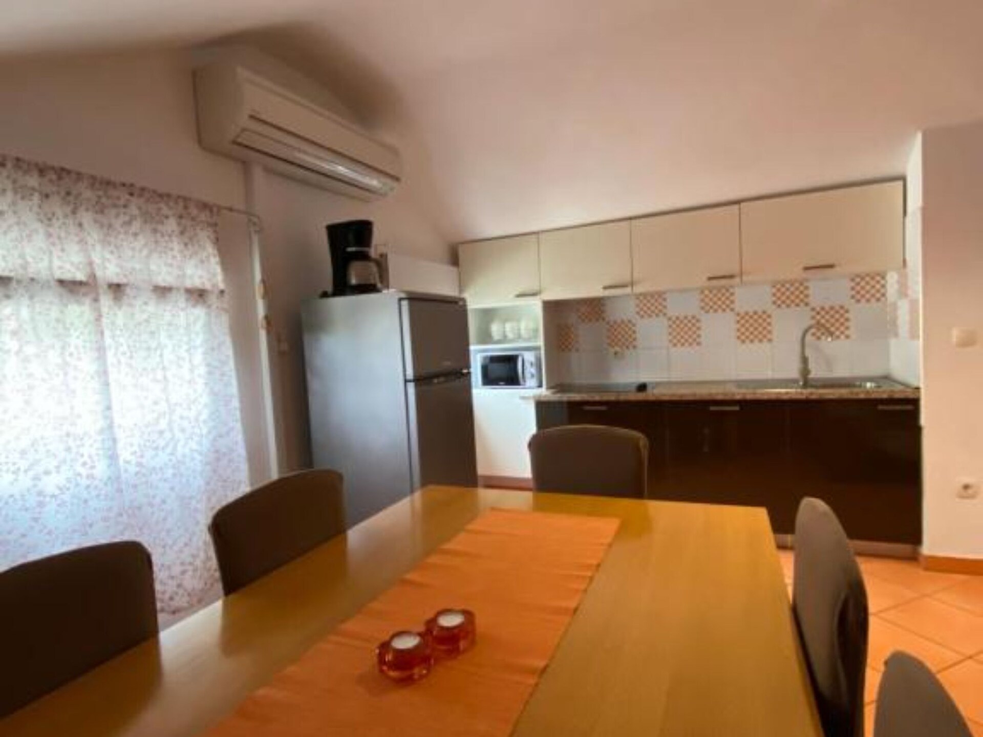 Knusse Superior Studio met Balkon op 200m van het Strand in Rab - foto 2