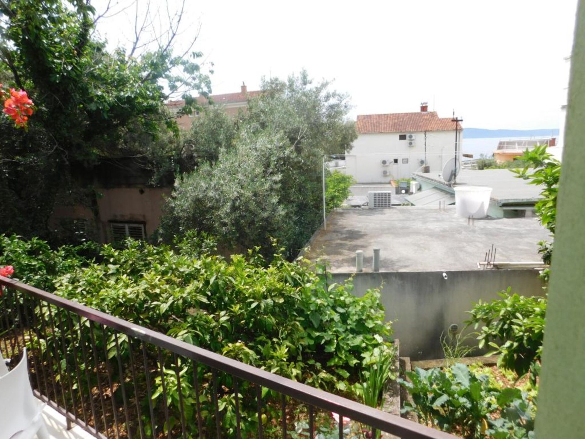 Familie-appartement met balkon op 100 meter van het strand in Podgora - foto 16
