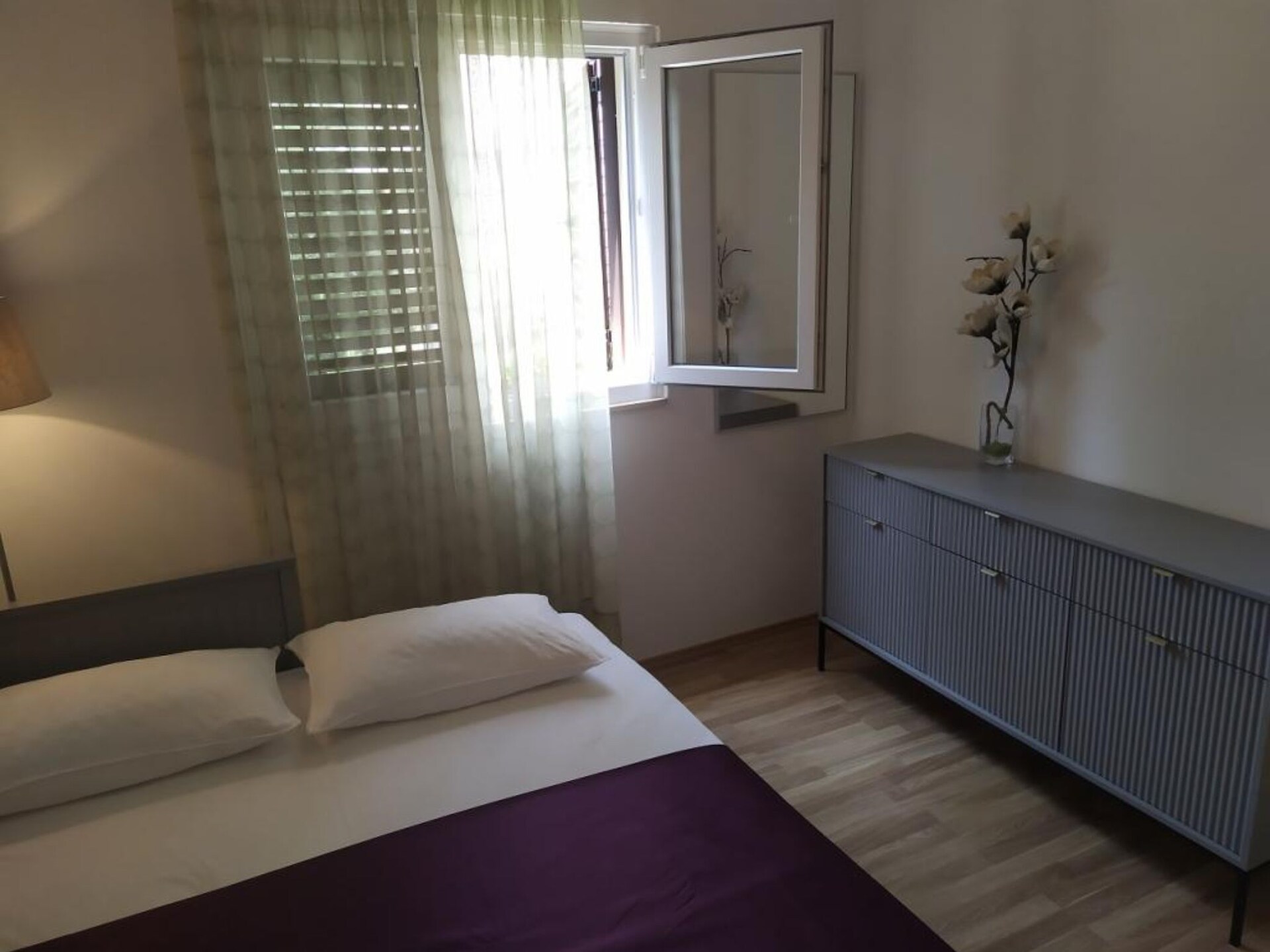 Familie-appartement met balkon op 100 meter van het strand in Podgora - foto 11