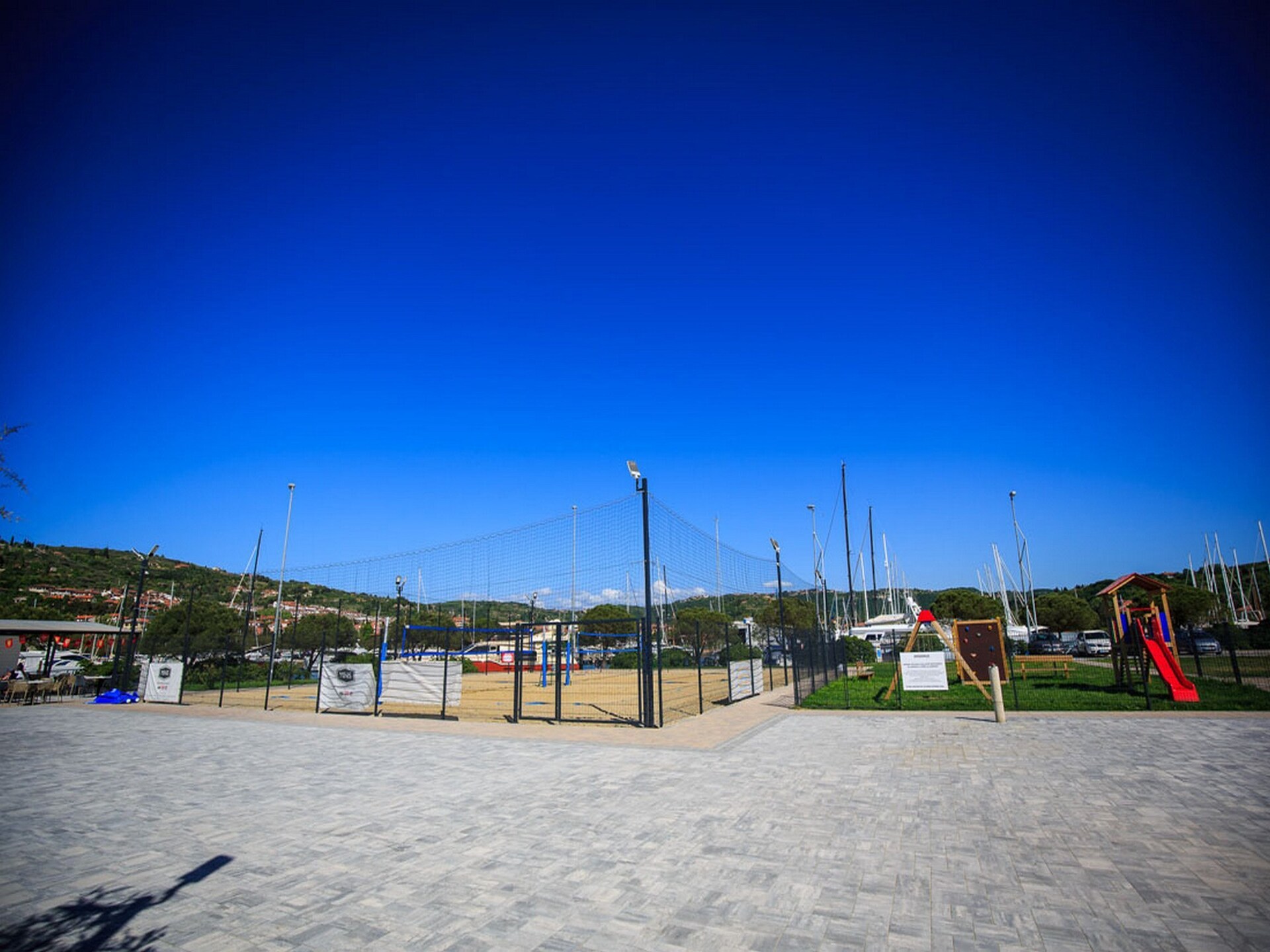 Aan het strand: Uniek drijvend appartement in Portorož - foto 18