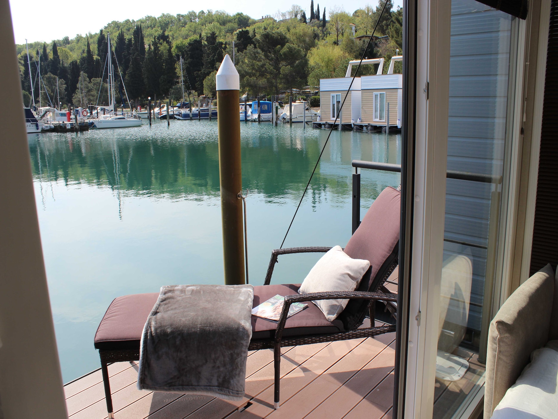 Aan het strand: Uniek drijvend appartement in Portorož - foto 17