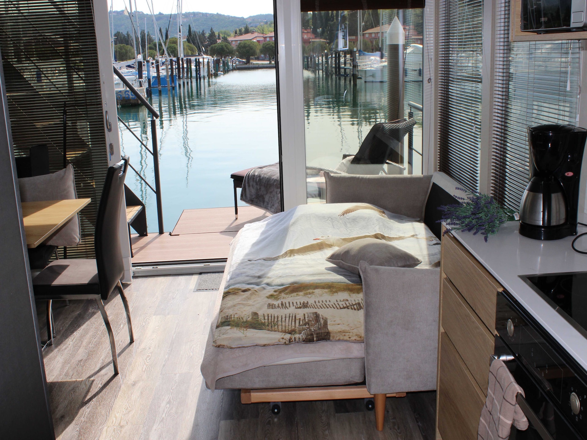 Aan het strand: Uniek drijvend appartement in Portorož - foto 4