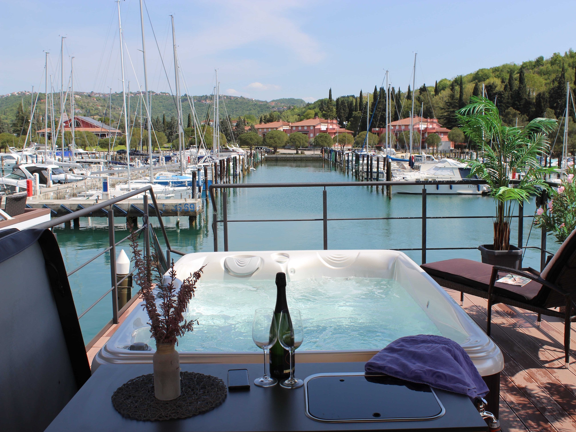 Aan het strand: Uniek drijvend appartement in Portorož - foto 22