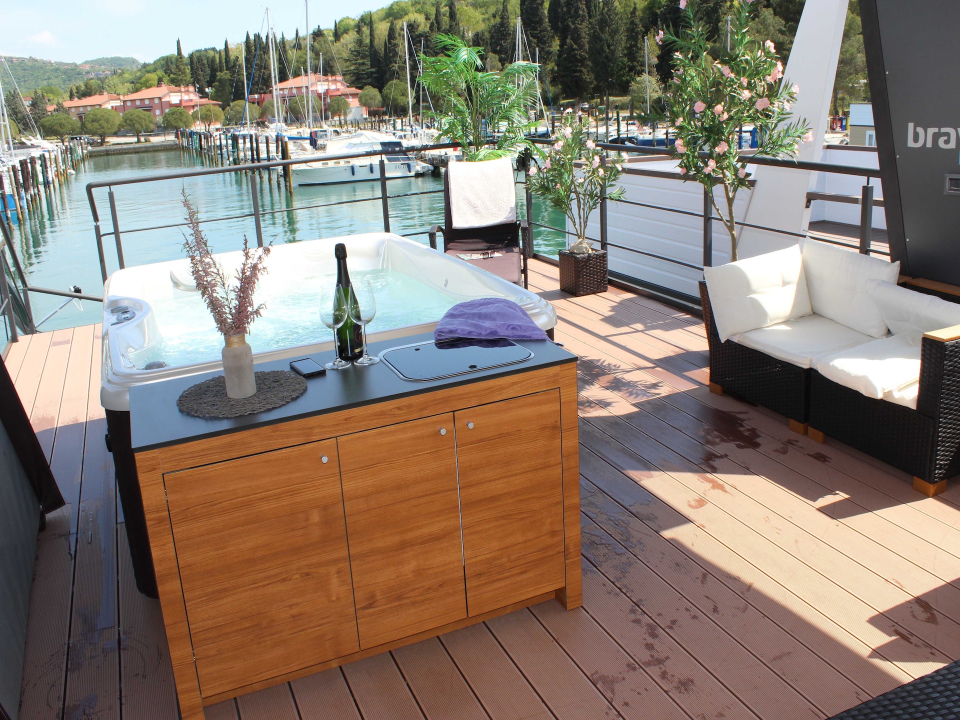 Aan het strand: Uniek drijvend appartement in Portorož - foto 23