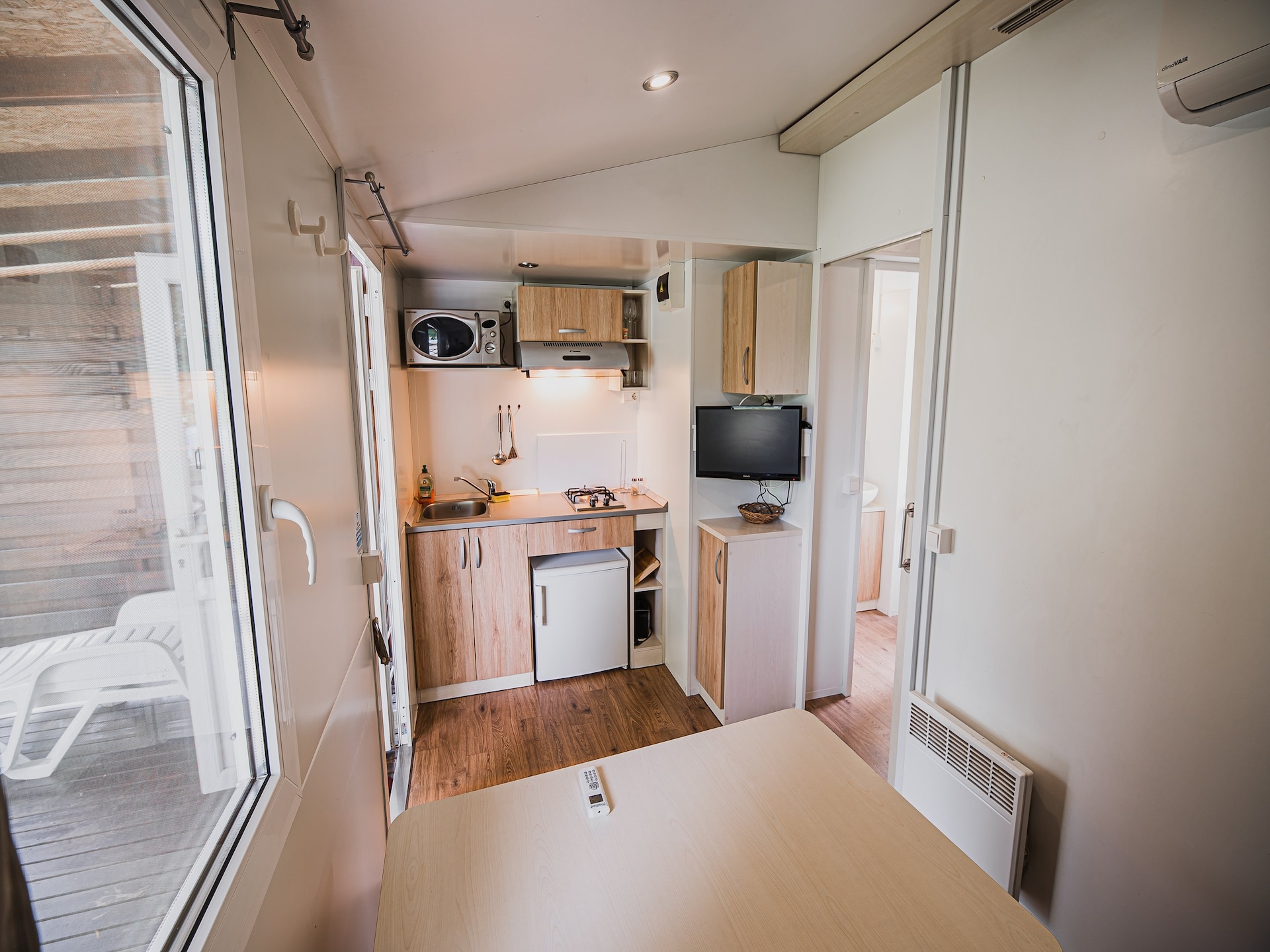 Moderne stacaravan met uitzicht op het meer in Catez ob Savi · 3 pers. - foto 7