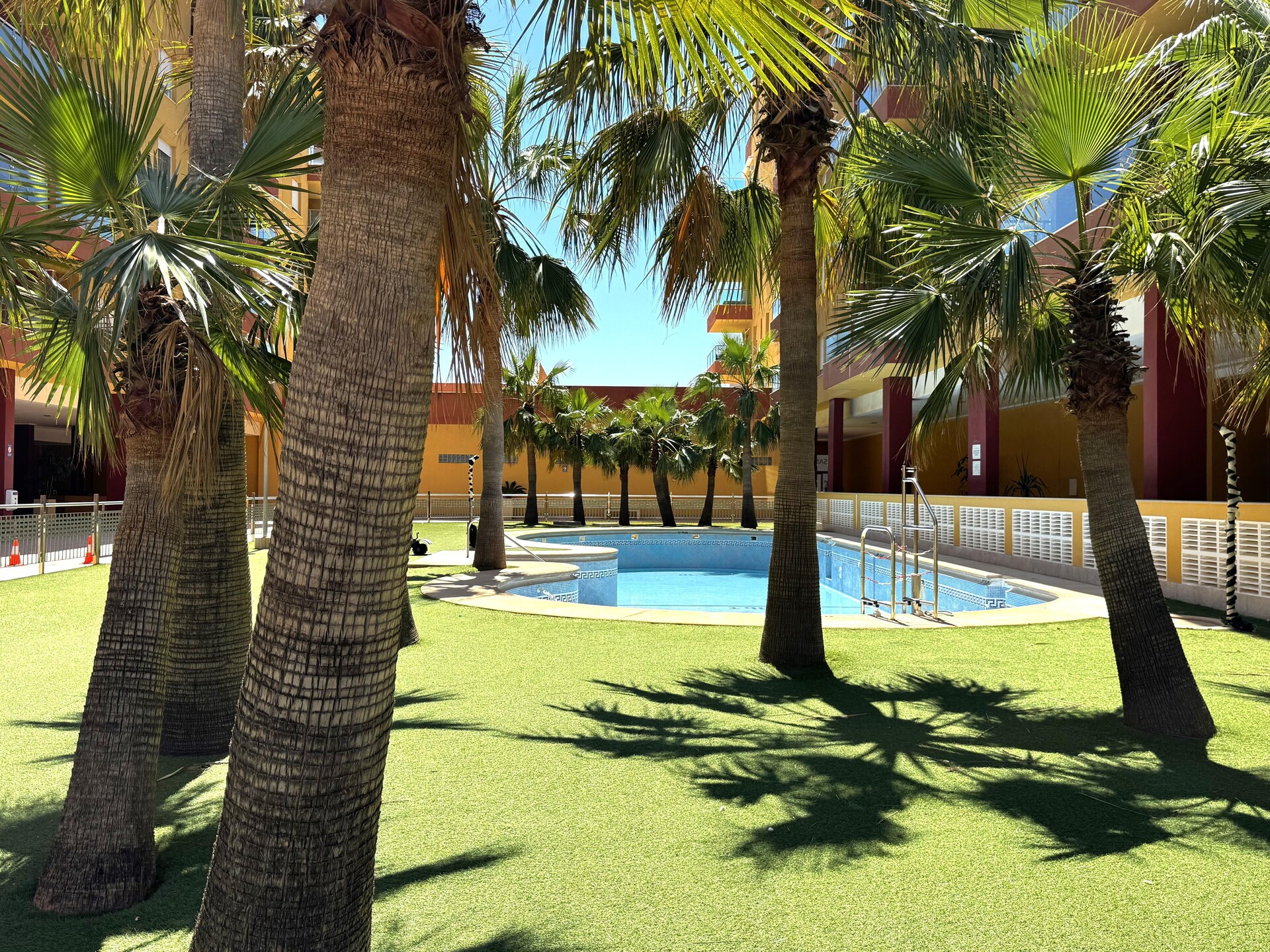 Licht appartement op 500 meter van het strand in Roquetas de Mar - foto 1