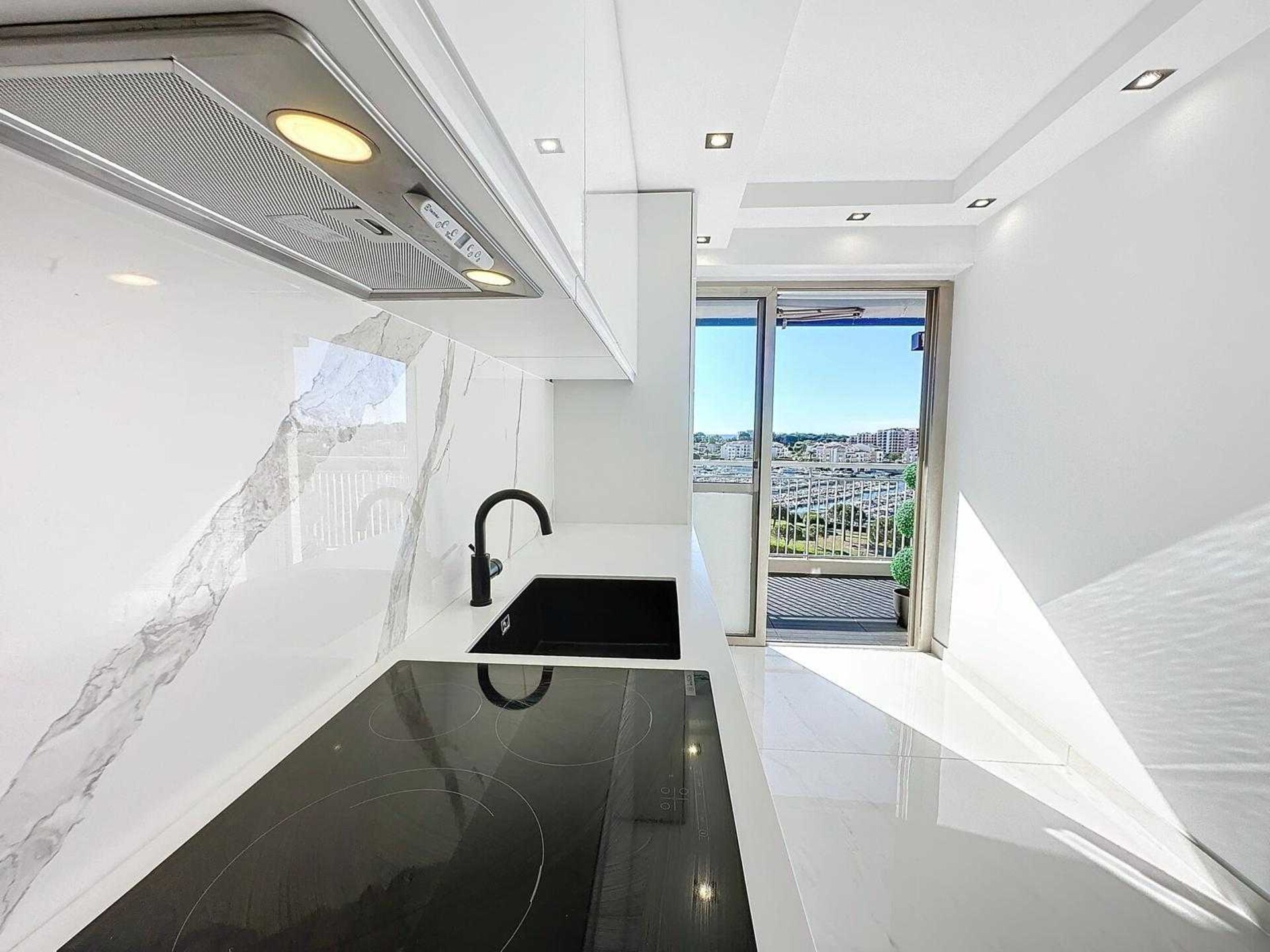 Modern appartement voor 2 personen in Mandelieu-la-Napoule - foto 12
