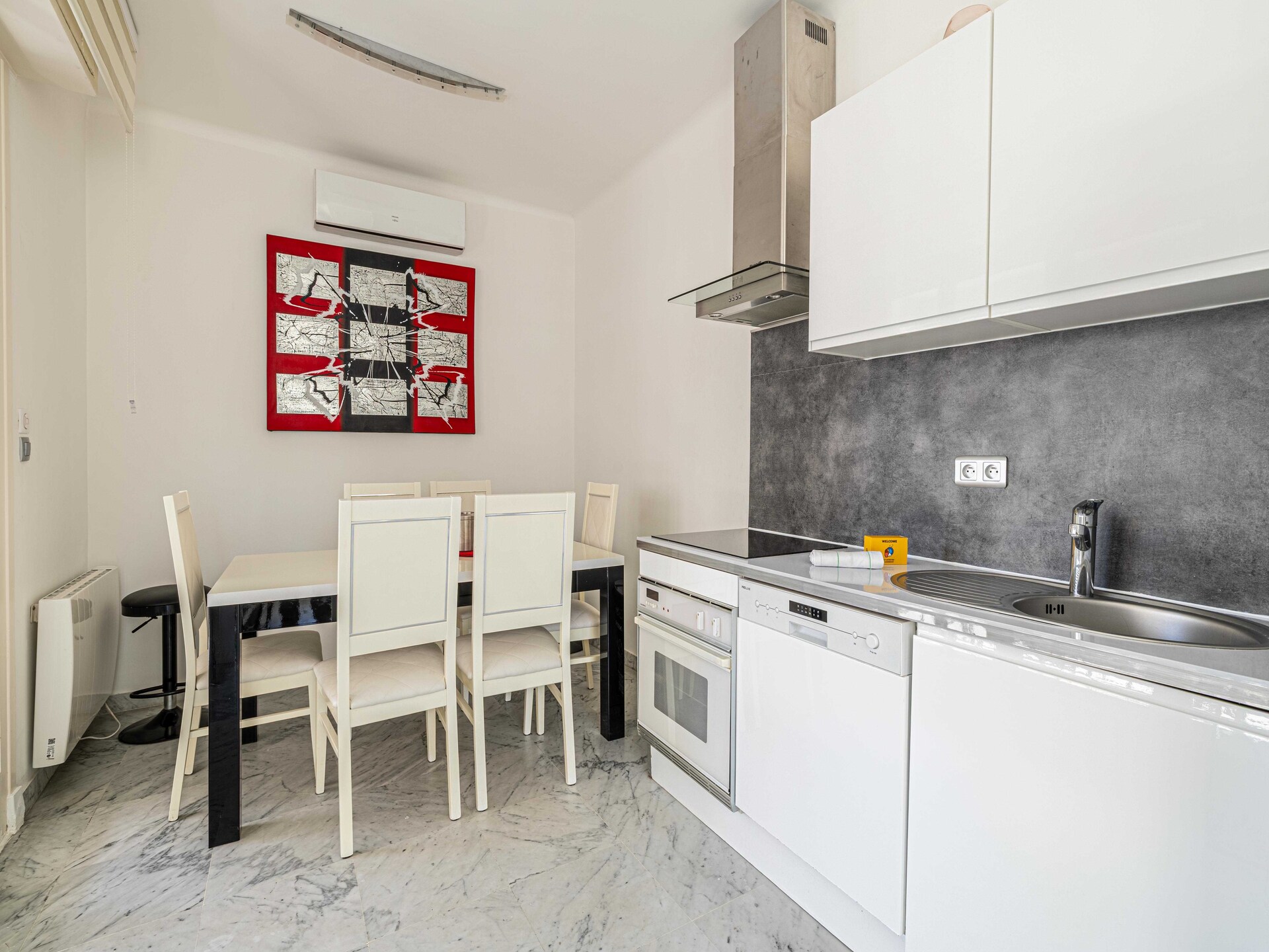 Licht appartement op steenworp van de Croisette in Cannes voor 6 personen - foto 2