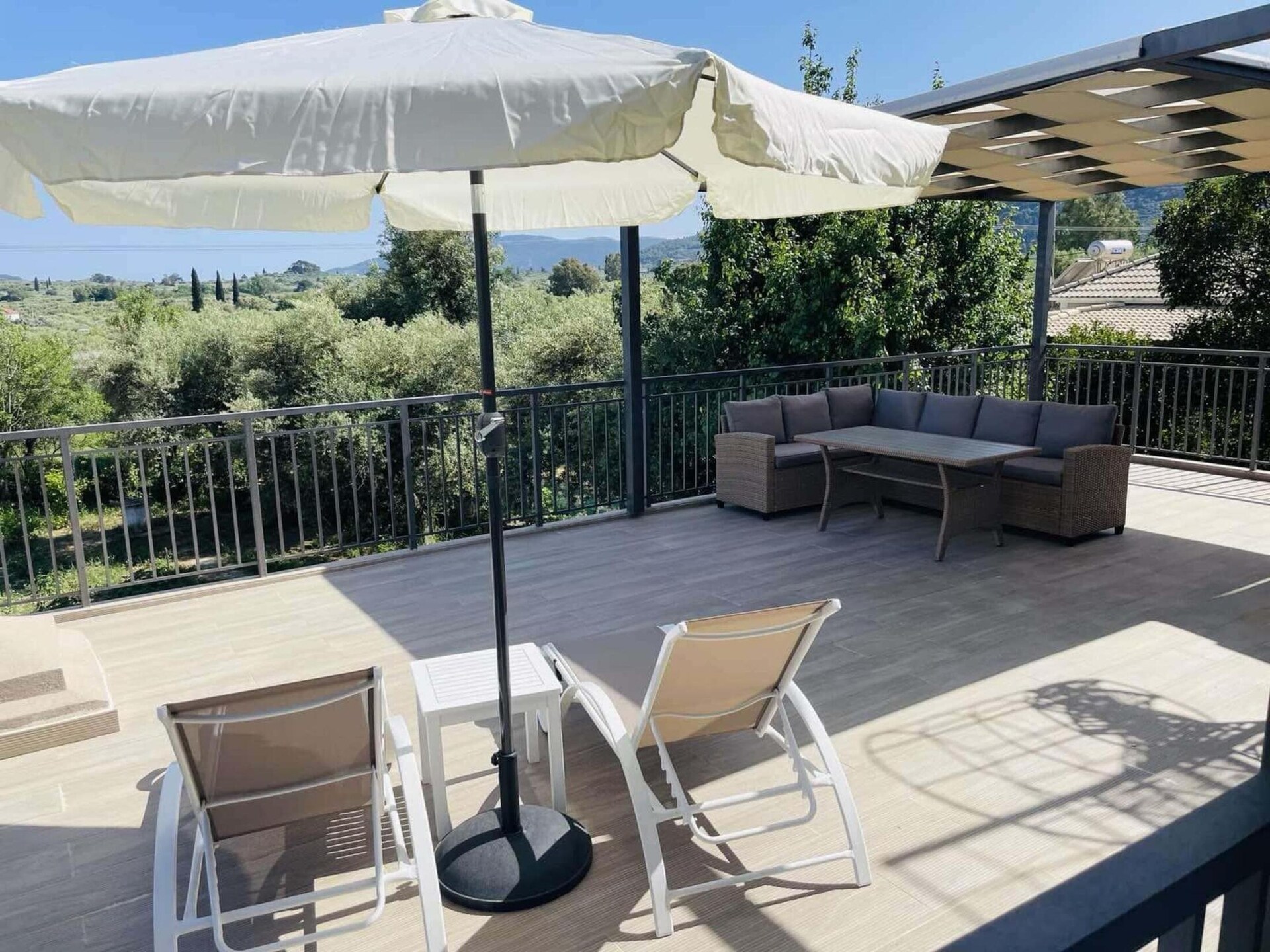 Ruim appartement tussen de olijfgaarden bij Mouzaki, 3 slaapkamers - foto 10
