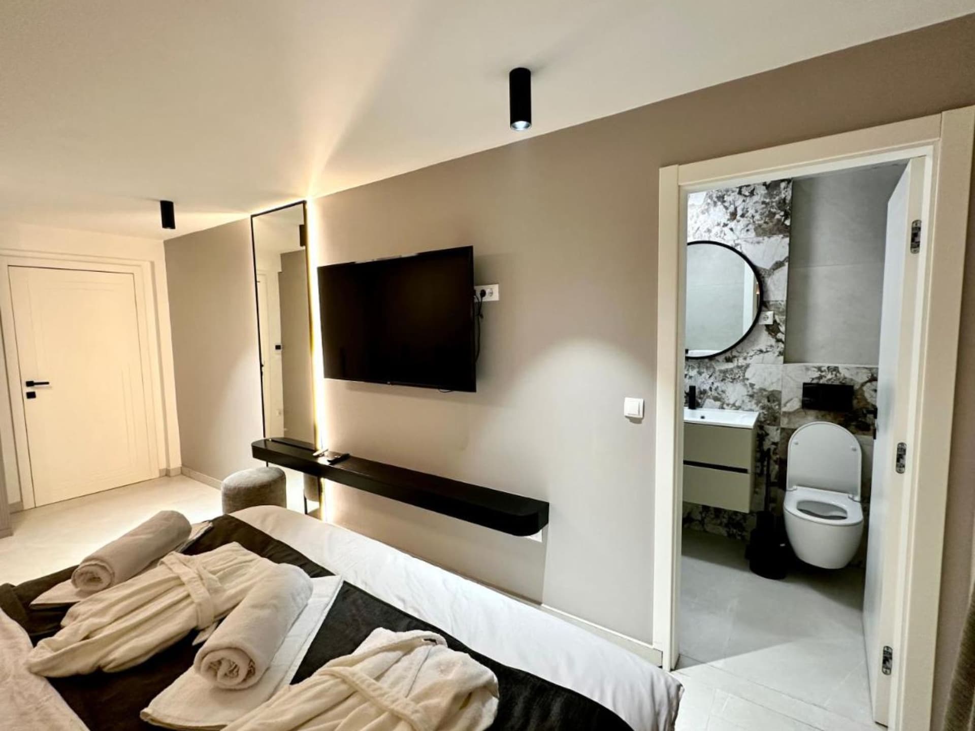 Aan het strand: Luxe appartement met privézwembad in Kozino - foto 19