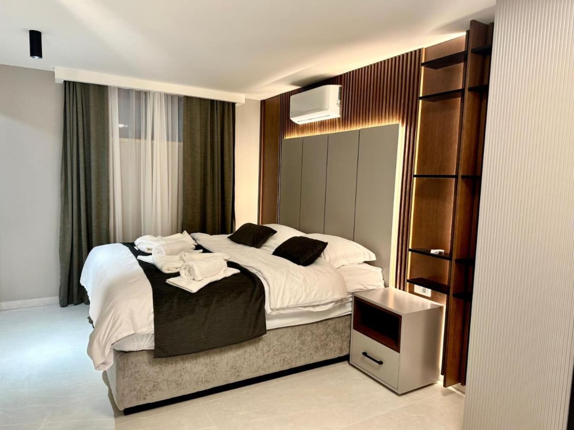 Aan het strand: Luxe appartement met privézwembad in Kozino - foto 18