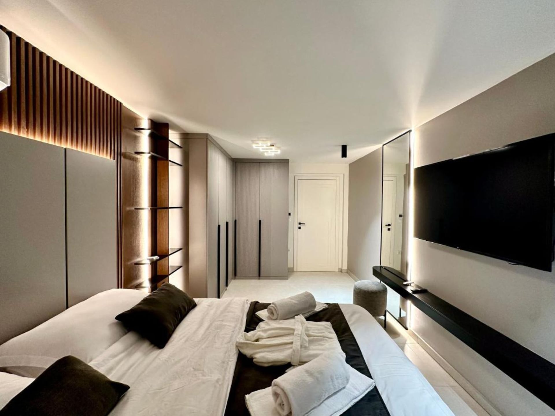 Aan het strand: Luxe appartement met privézwembad in Kozino - foto 15