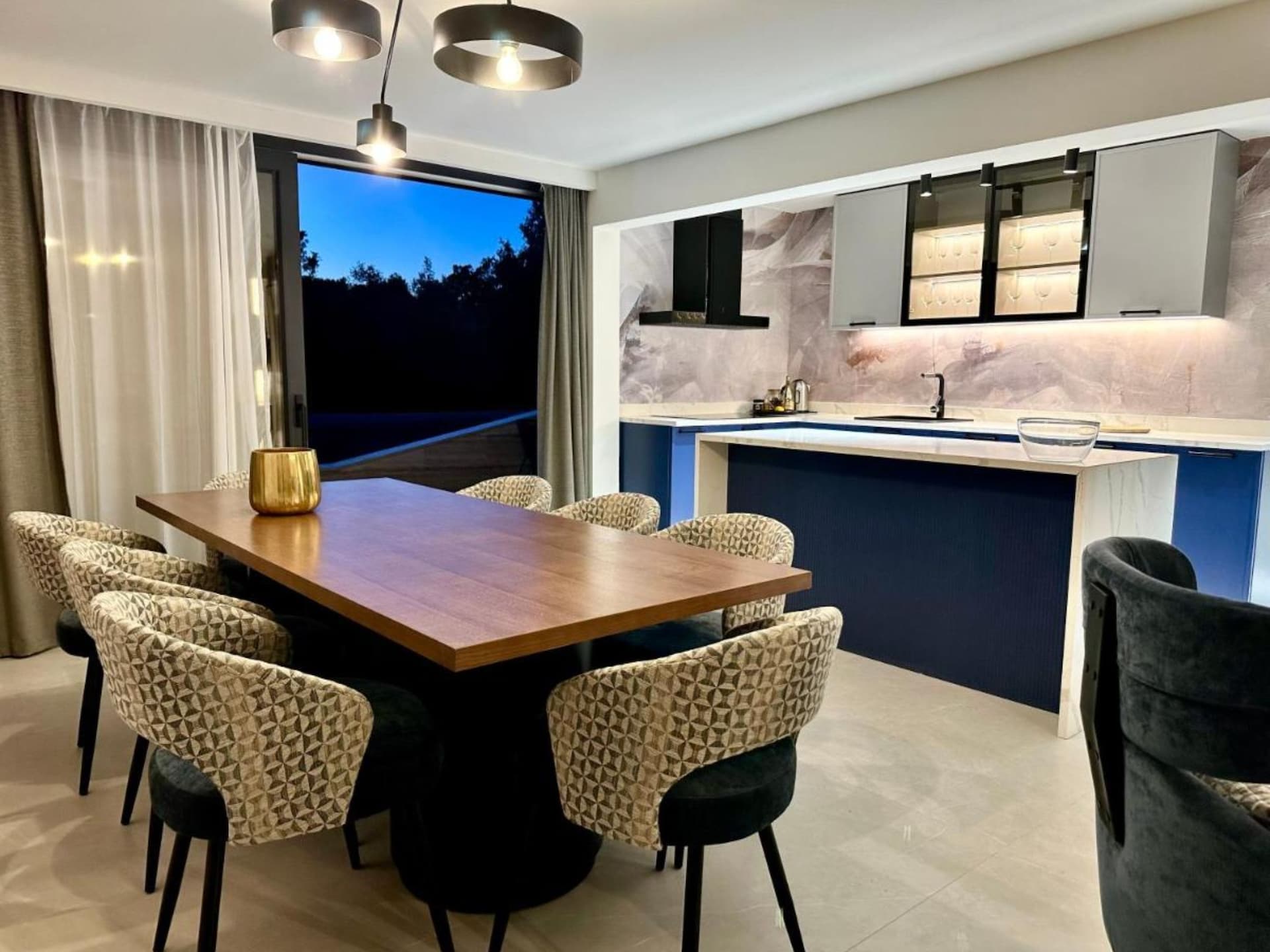 Aan het strand: Luxe appartement met privézwembad in Kozino - foto 11