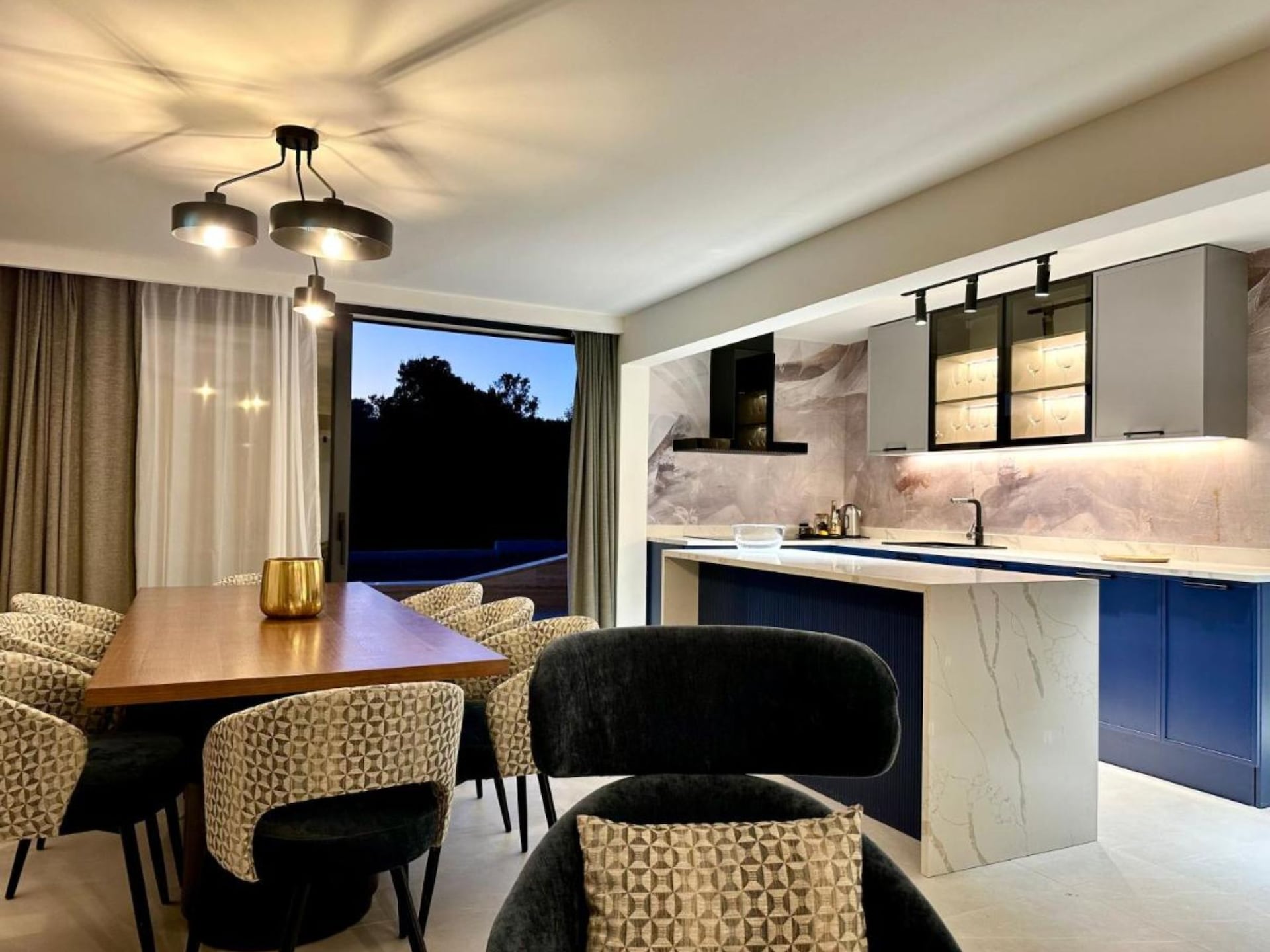Aan het strand: Luxe appartement met privézwembad in Kozino - foto 9