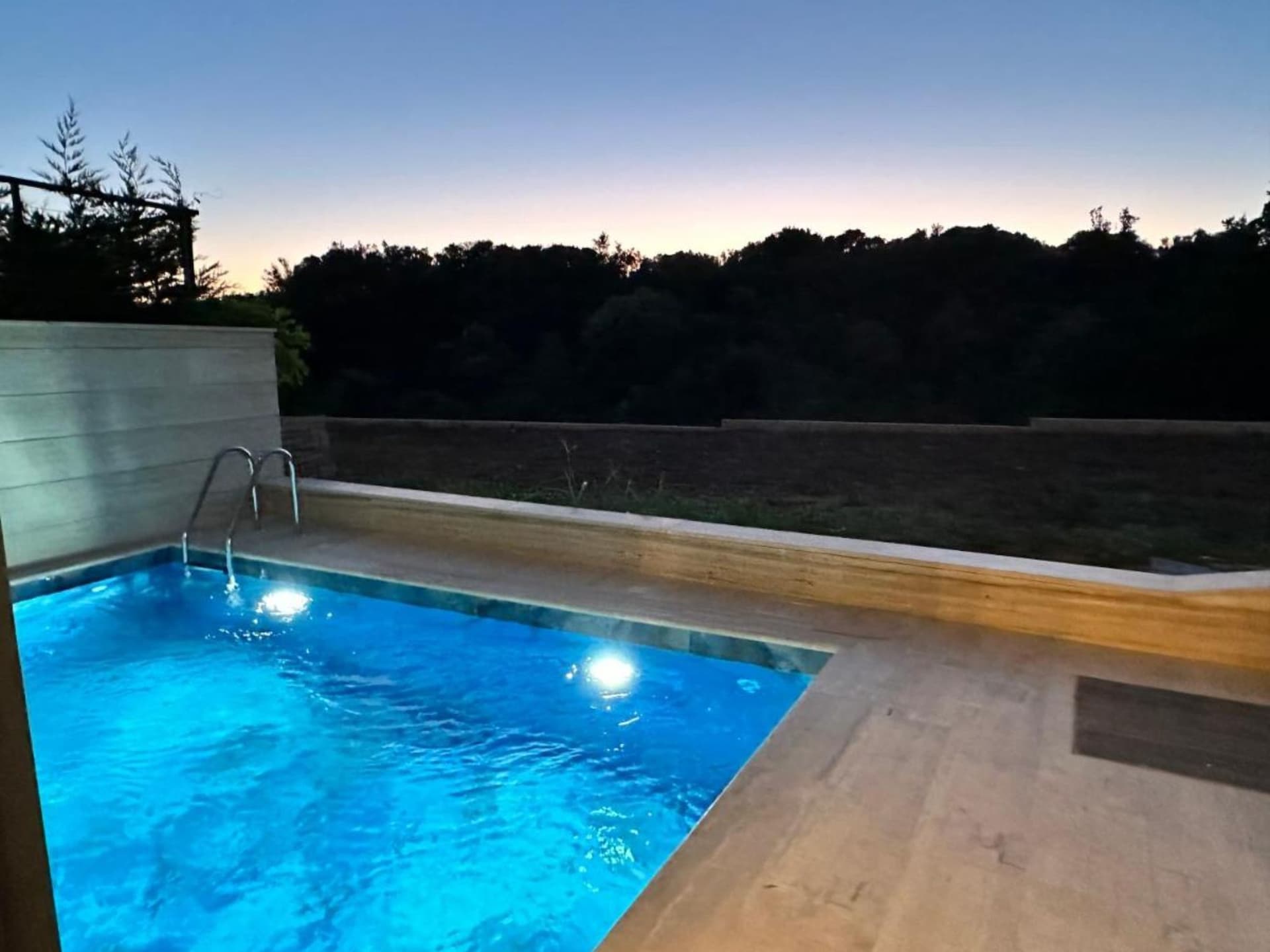 Aan het strand: Luxe appartement met privézwembad in Kozino - foto 26