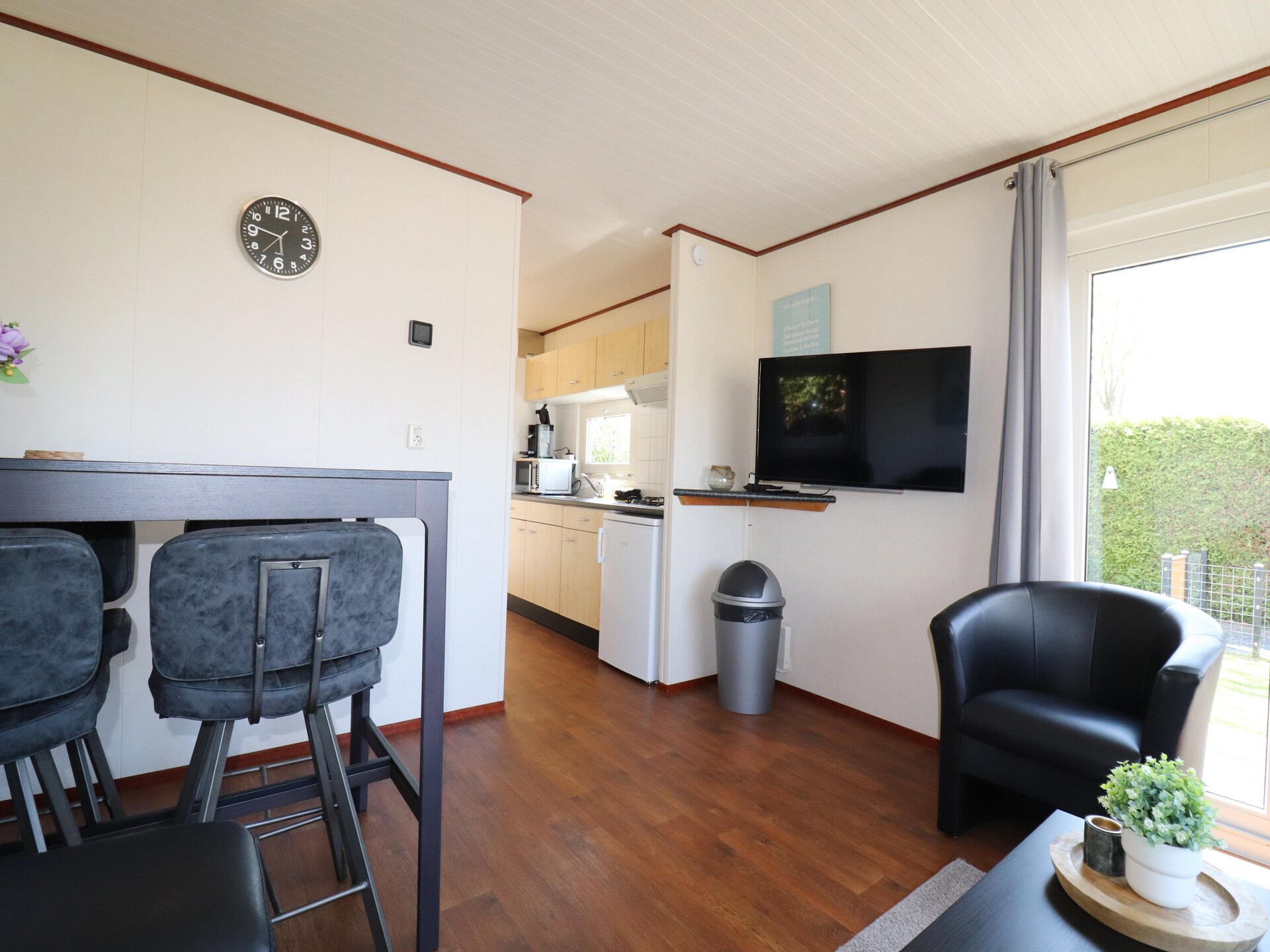 Twee sfeervolle chalets in Friesland nabij Waddenzee en Harlingen - foto 9