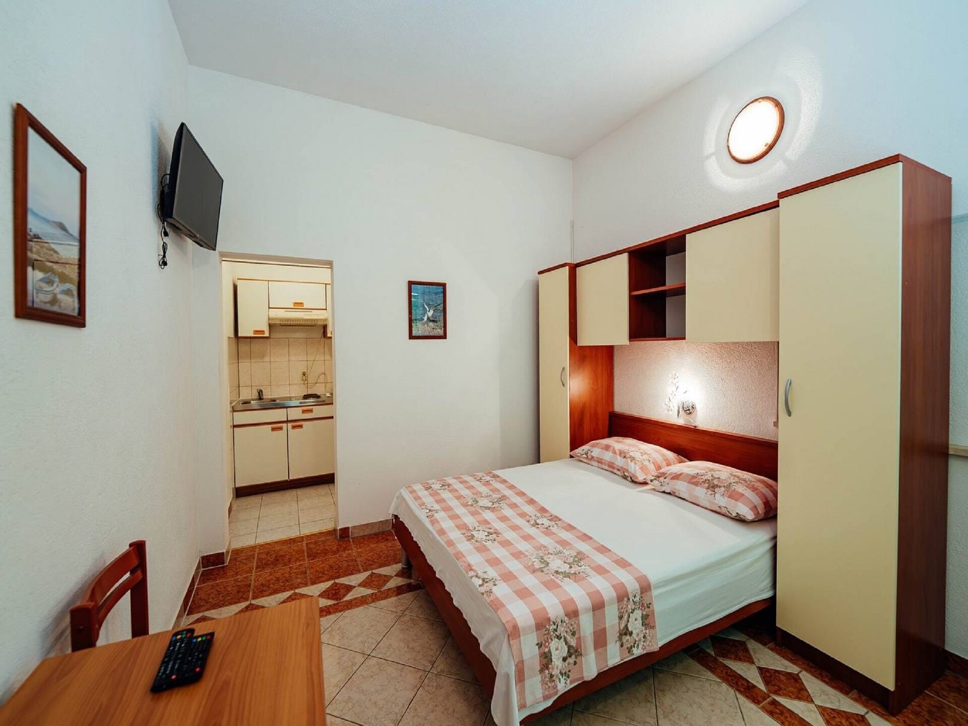 Op 500 m van het strand: Knus appartement in Baška Voda - foto 7