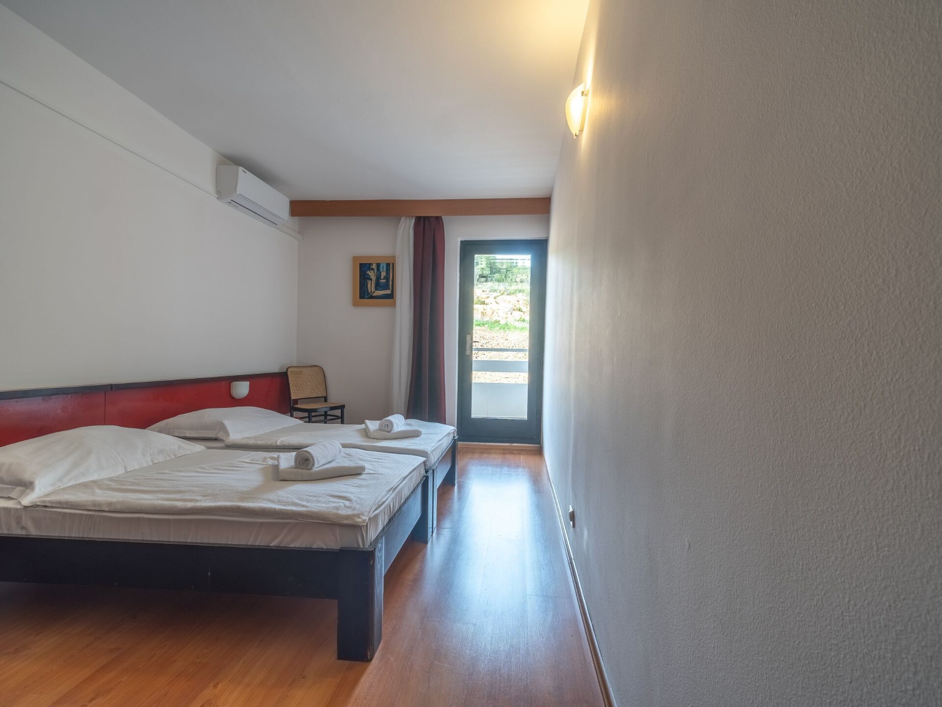 Twin Room Park View in Hotel Issa: Uitzicht & Comfort op Vis - foto 7