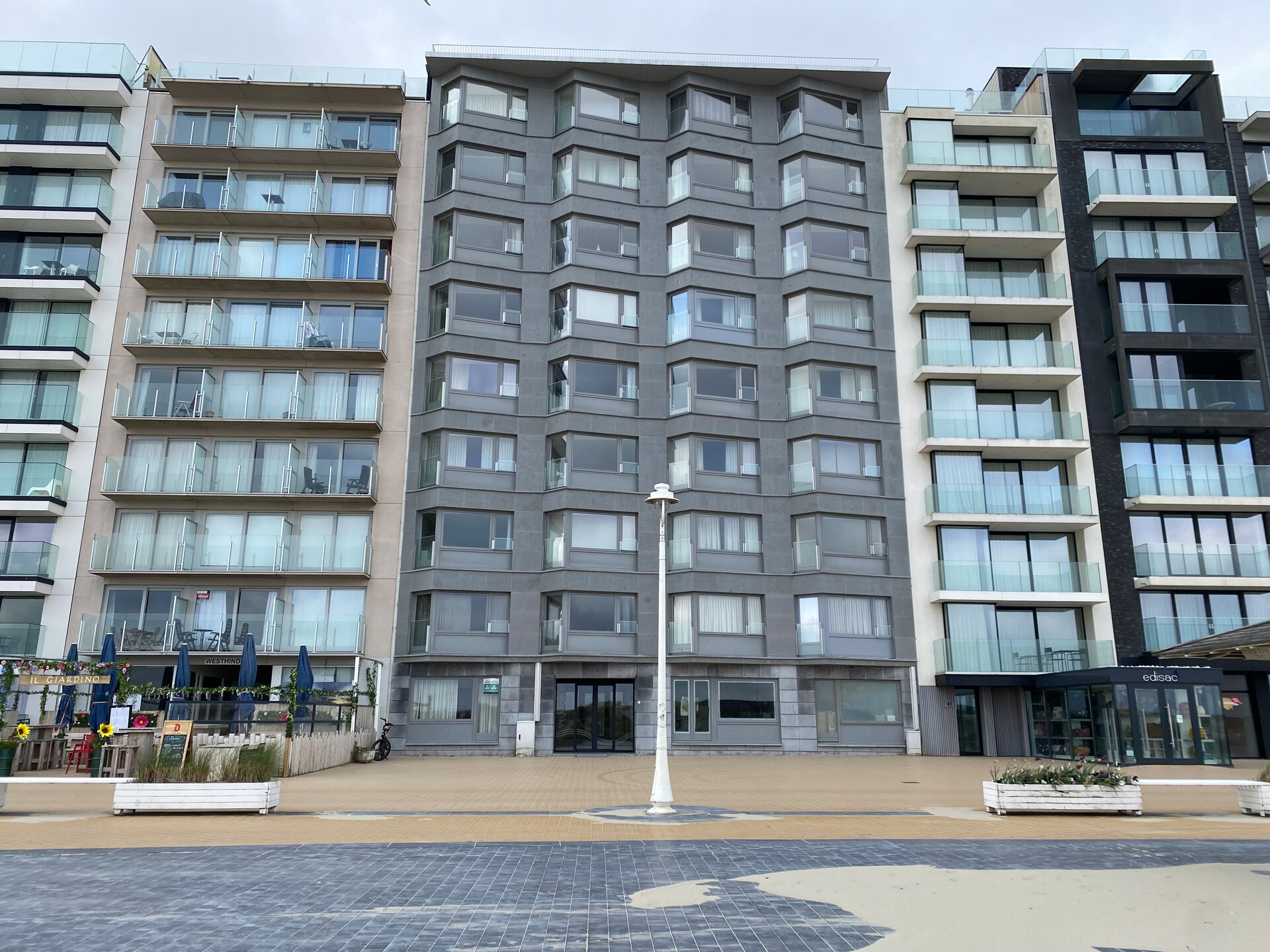 Studio met panoramisch zeezicht en frontale ligging aan de kust van Nieuwpoort-Bad - foto 1