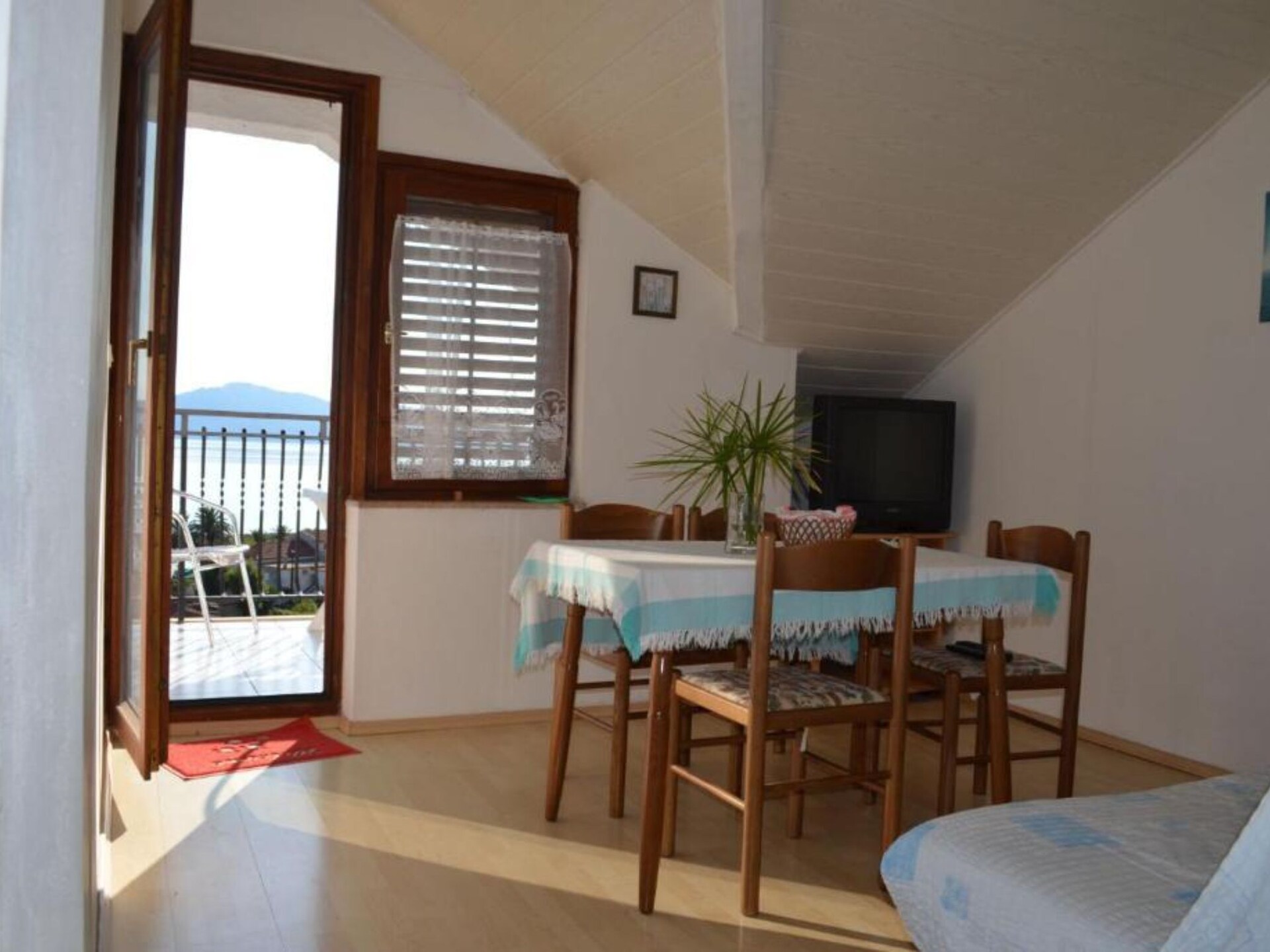 Appartement met Zeezicht en Terras op 100m van het Strand in Gradac - foto 1