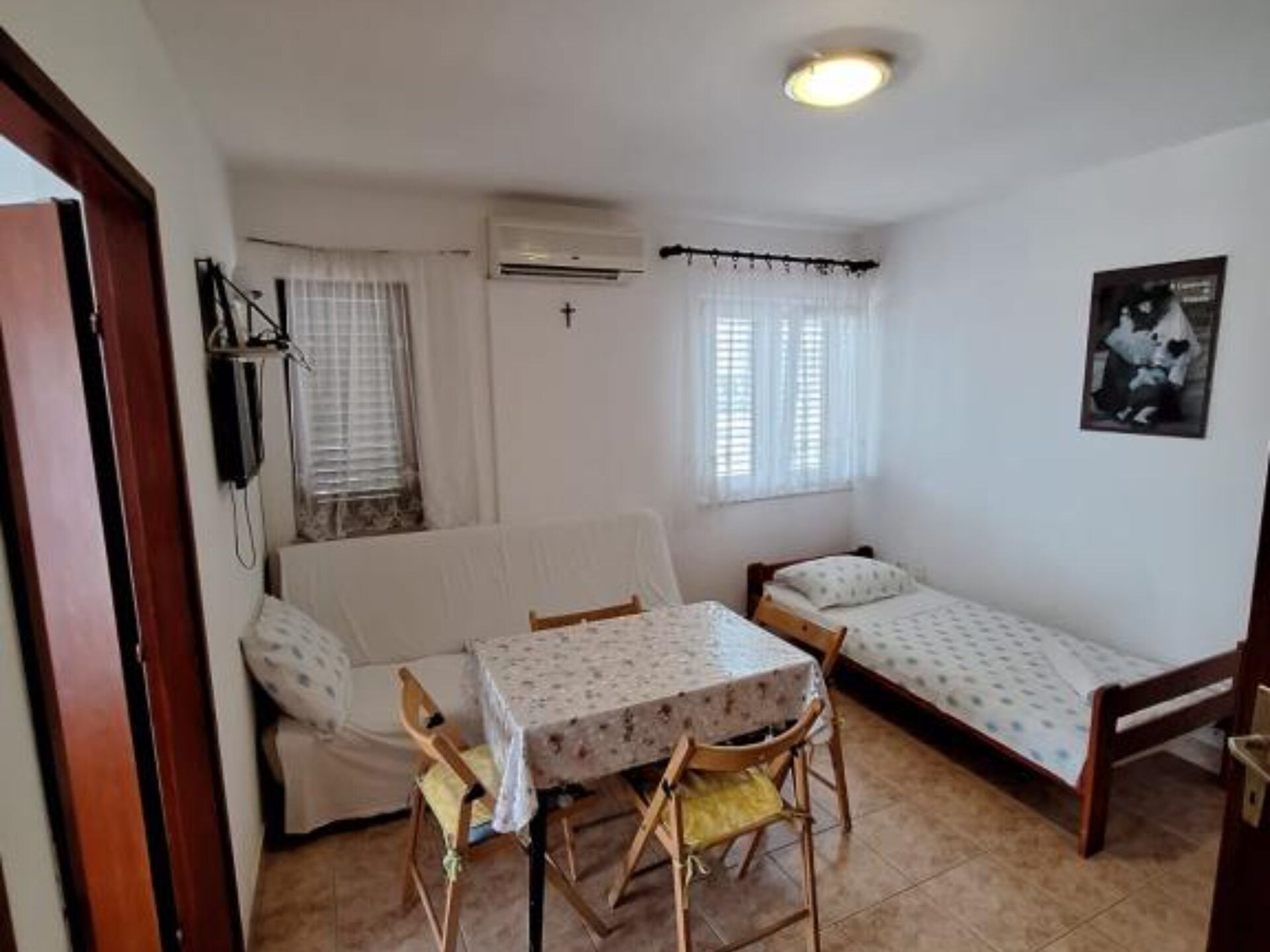 Knus appartement met terras op 300 meter van strand in Biograd - foto 3
