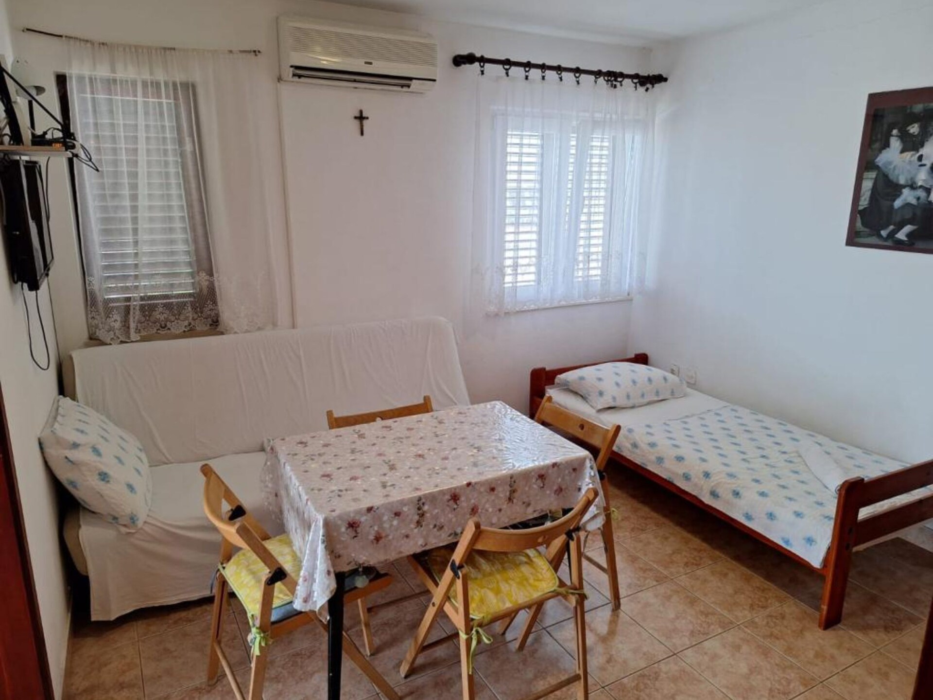 Knus appartement met terras op 300 meter van strand in Biograd - foto 5