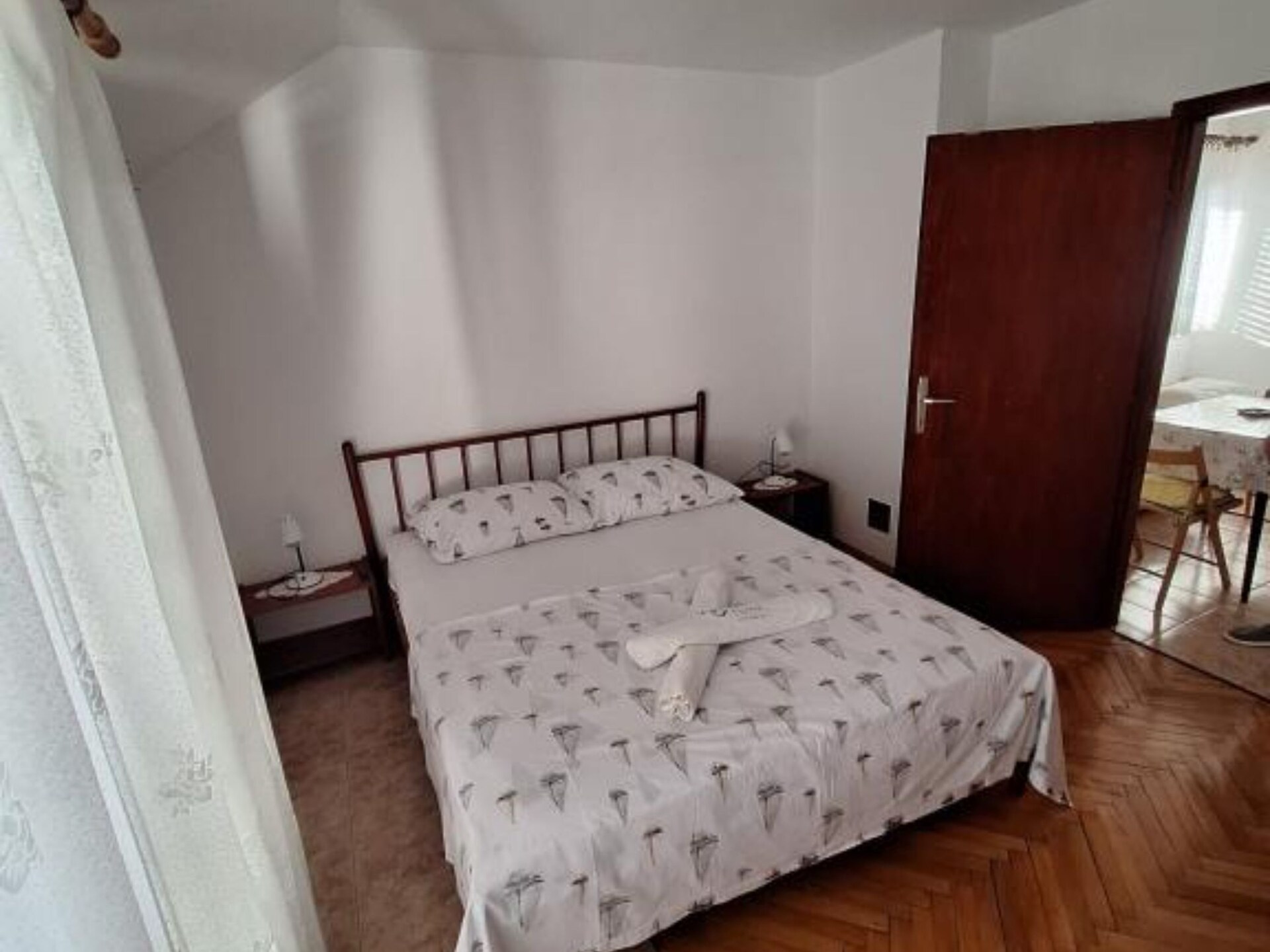 Knus appartement met terras op 300 meter van strand in Biograd - foto 11