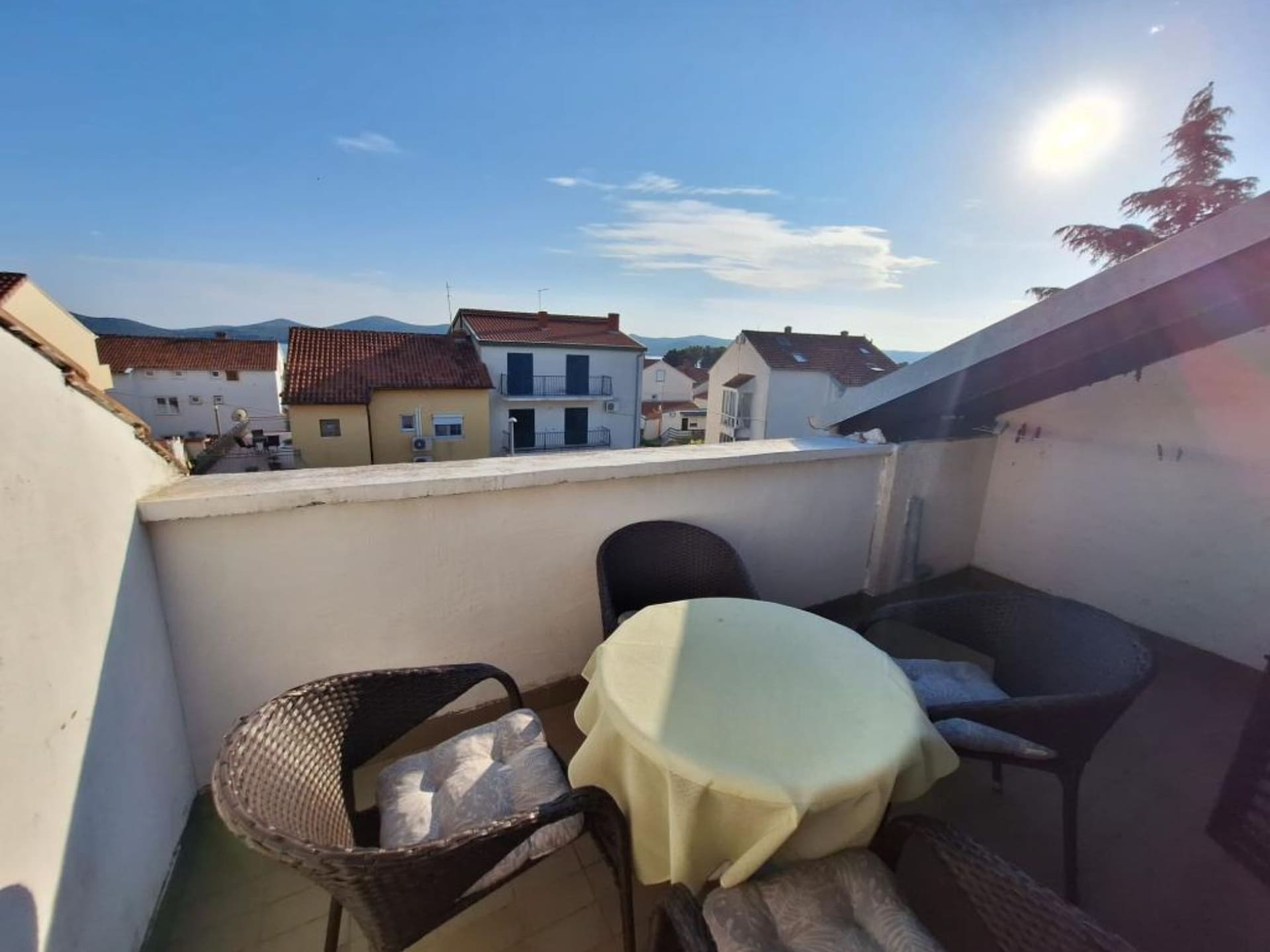 Knus appartement met terras op 300 meter van strand in Biograd - foto 18