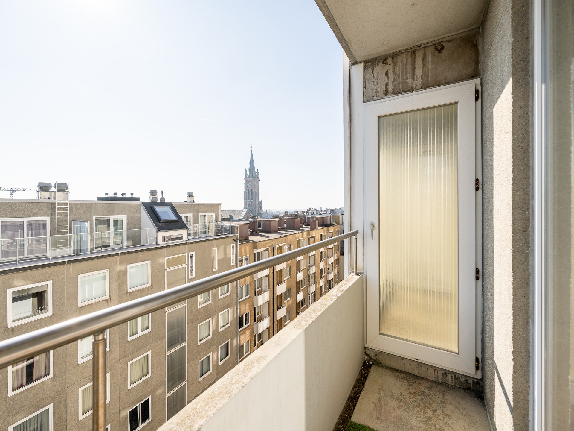 Licht appartement op de 6e verdieping met panoramisch zeezicht en twee terrassen - foto 14