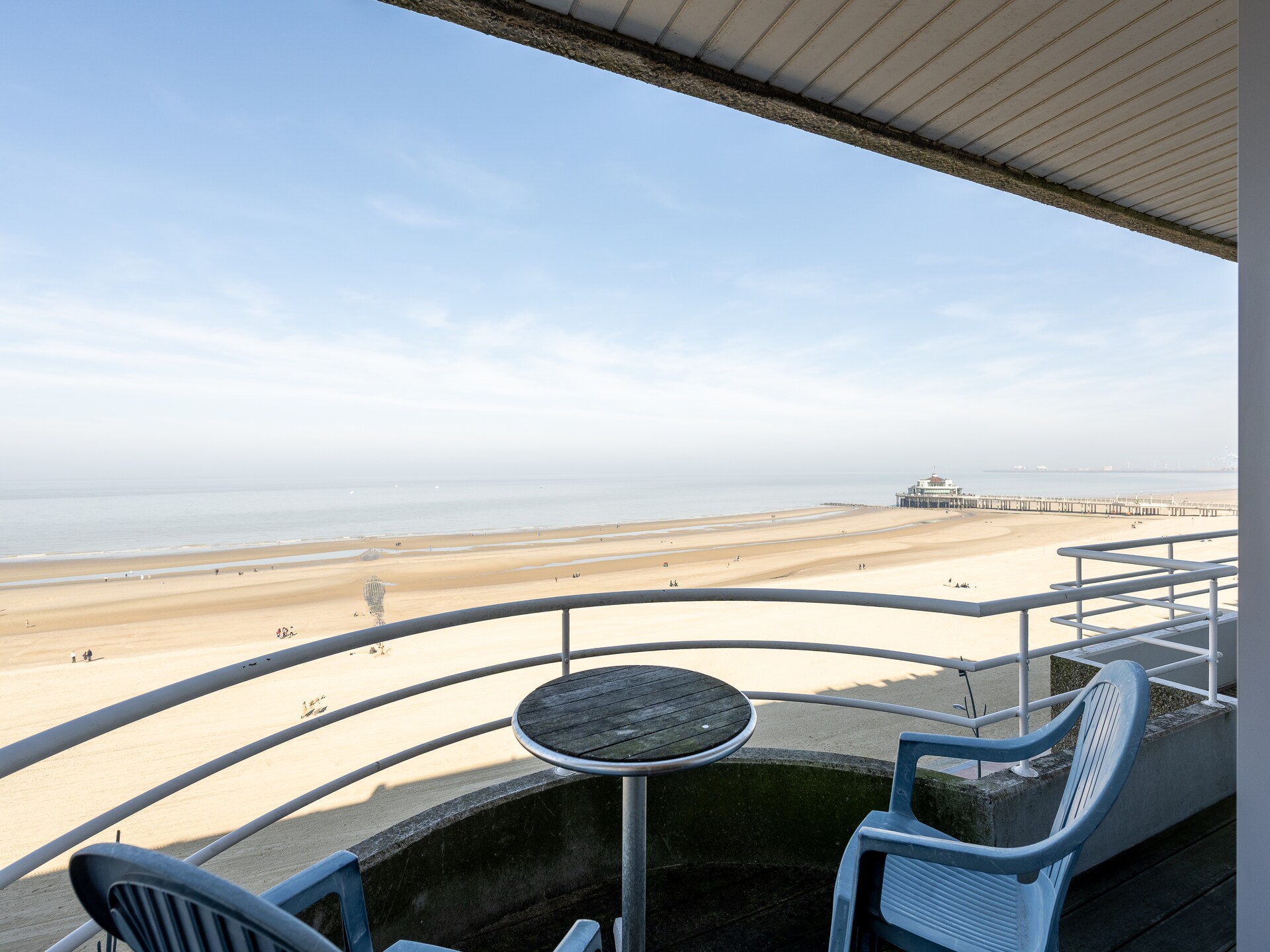Licht appartement op de 6e verdieping met panoramisch zeezicht en twee terrassen - foto 15