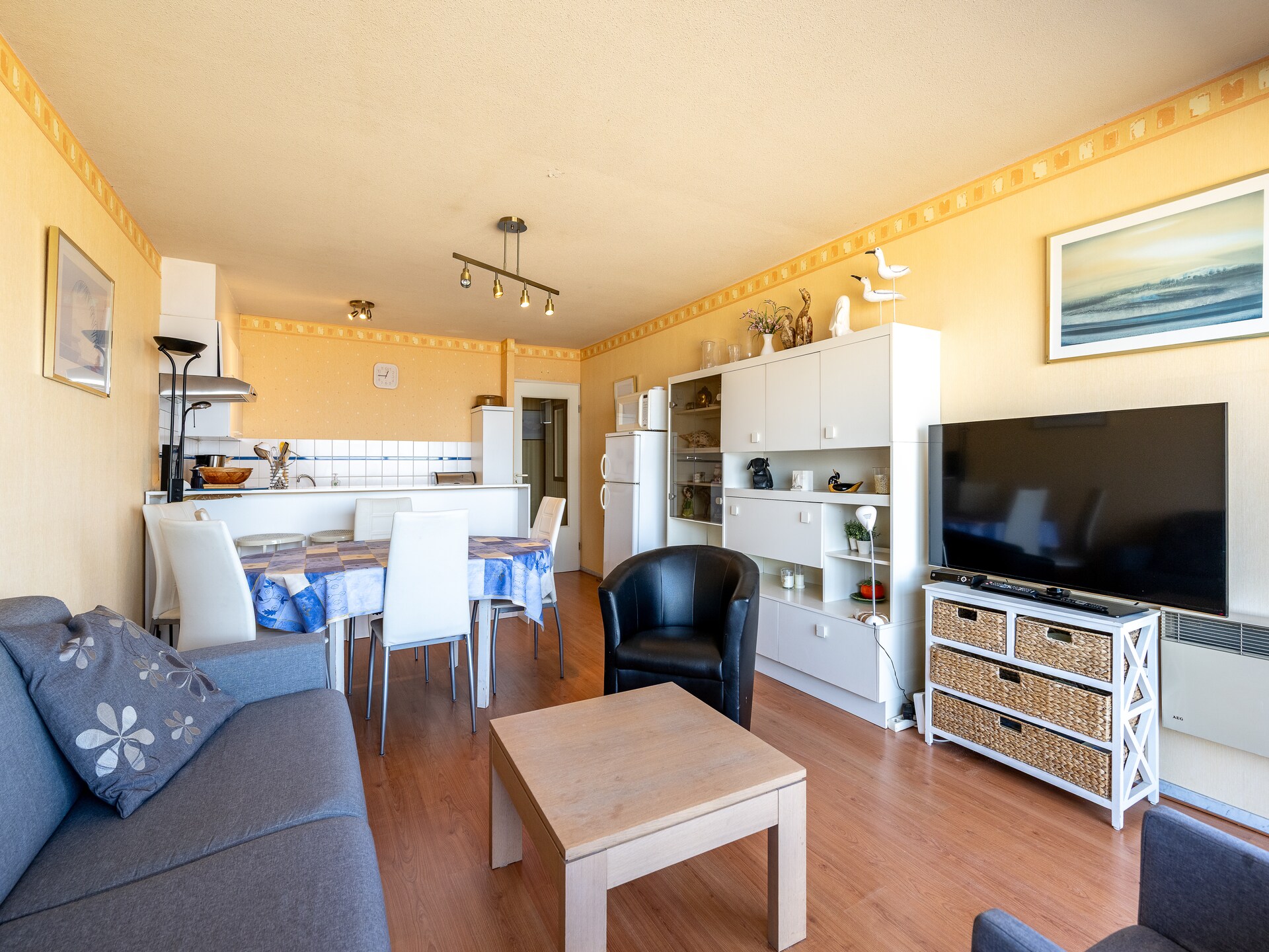 Licht appartement op de 6e verdieping met panoramisch zeezicht en twee terrassen - foto 8
