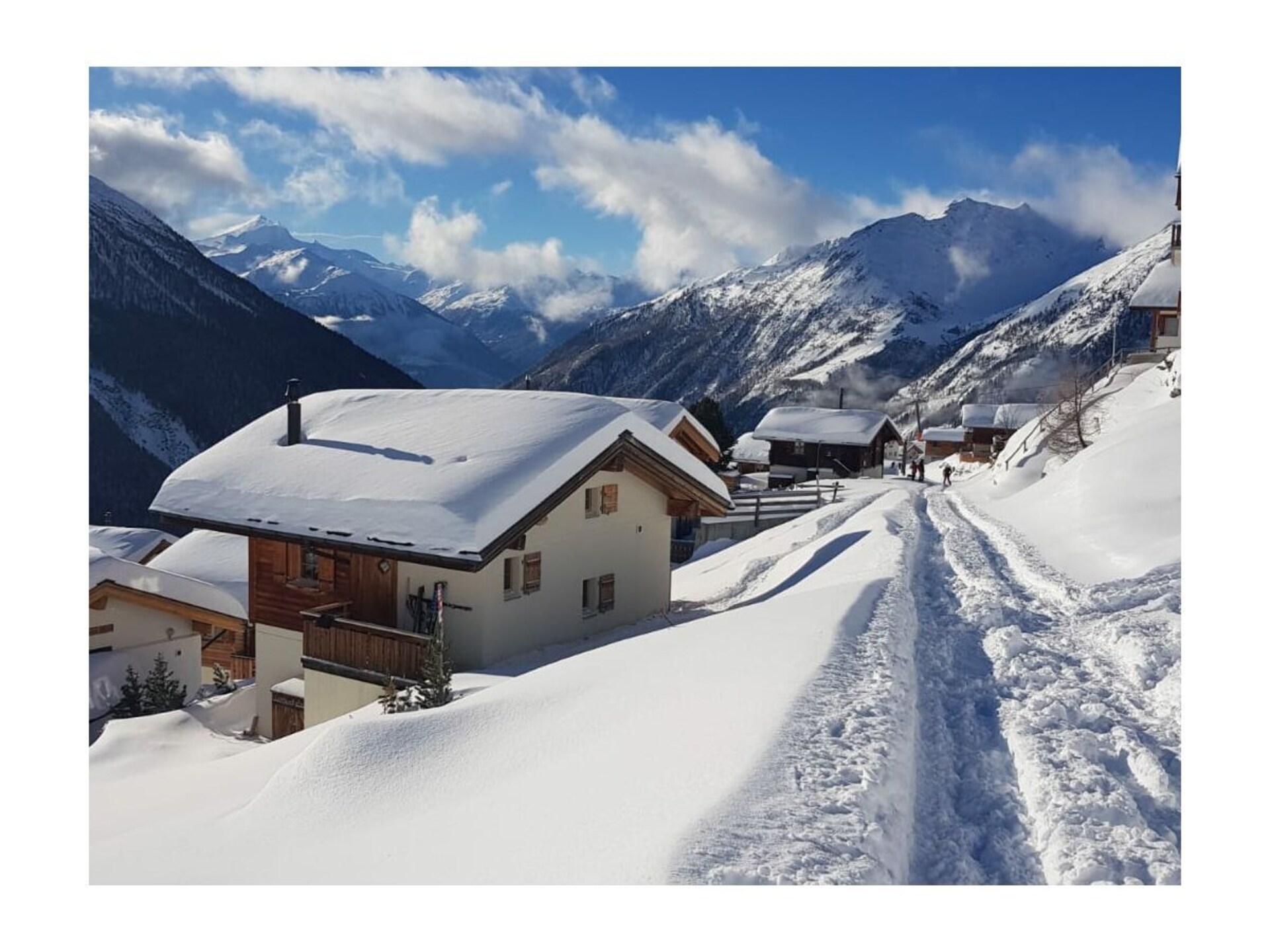 Chalet Paul in Wiler: 5-persoons met sauna en panoramisch bergzicht - foto 9