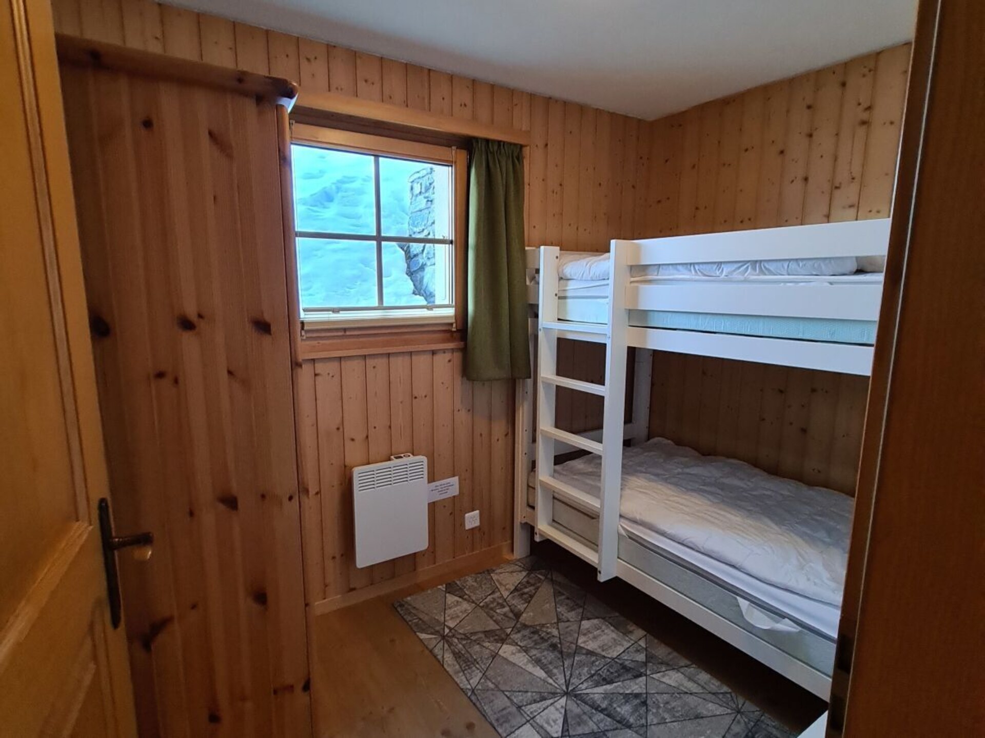 Chalet Paul in Wiler: 5-persoons met sauna en panoramisch bergzicht - foto 25