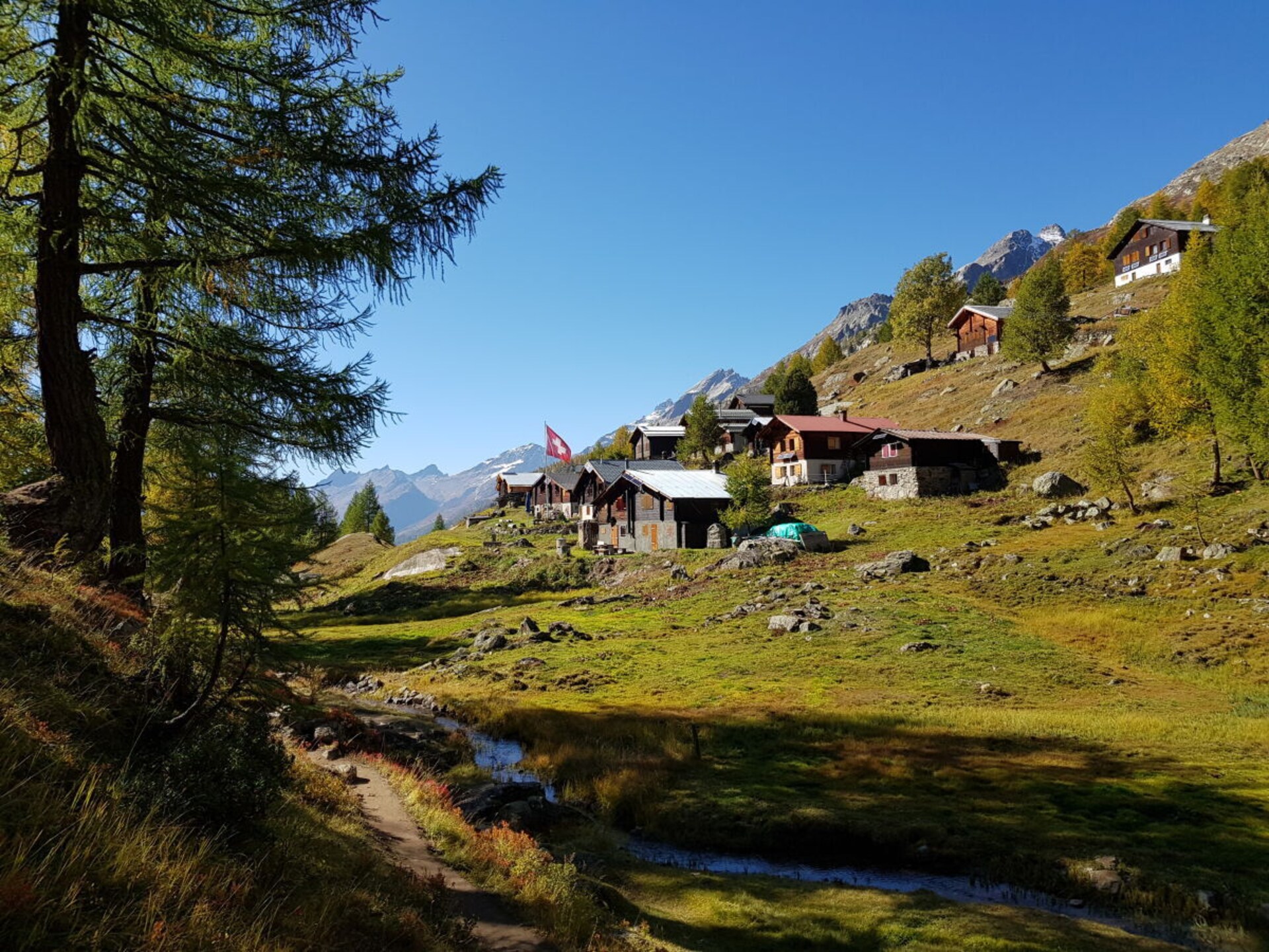 Chalet Paul in Wiler: 5-persoons met sauna en panoramisch bergzicht - foto 35