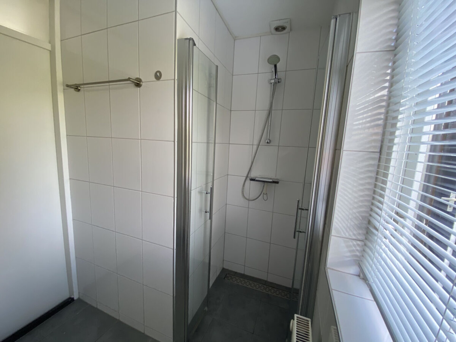 Modern vakantiehuis met tuin, 10 minuten lopen van strand Ouddorp - foto 11