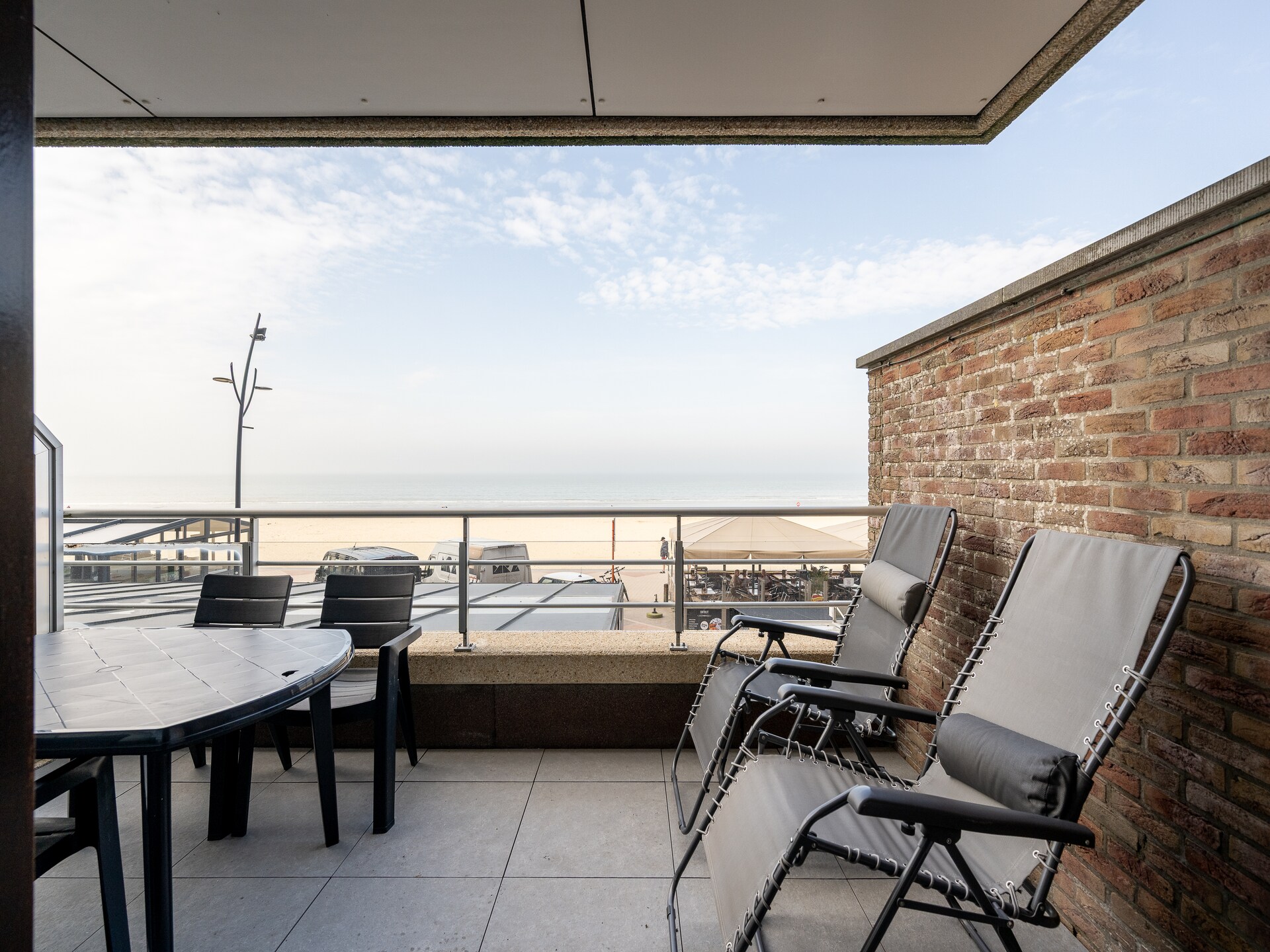Romantisch appartement aan zee met panoramisch uitzicht en terras in Blankenberge - foto 16