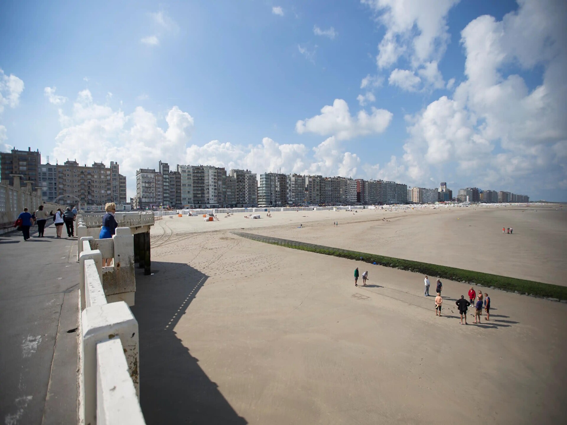 Romantisch appartement aan zee met panoramisch uitzicht en terras in Blankenberge - foto 27