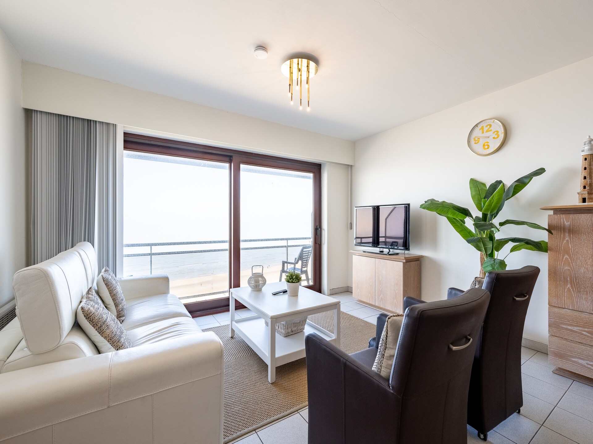 Zonovergoten appartement op 9e verdieping met panoramisch zeezicht in Blankenberge - foto 1